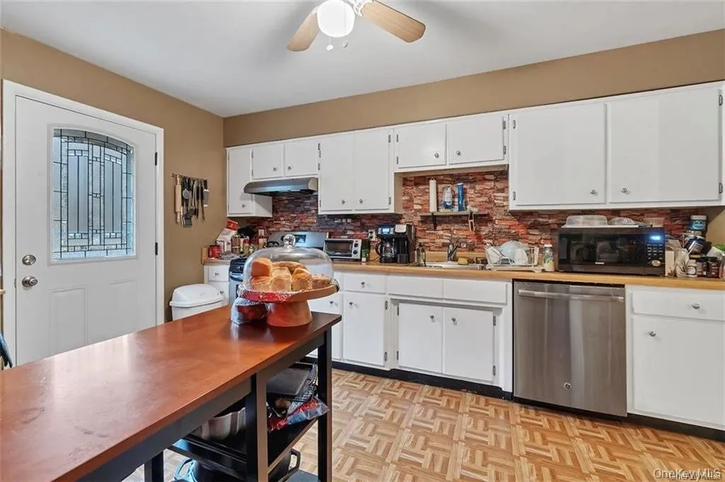20 Capital Drive, Blooming Grove, NY, 4 Bedroom Bedrooms, 8 Room Rooms,2 BathroomBathrooms,Residential Lease,For Rent,Capital,0,1062270 20 Capital Drive, Blooming Grove, NY, 4 Bedroom Bedrooms, 8 Room Rooms,2 BathroomBathrooms,Residential Lease,For Rent,Capital,0,1062270