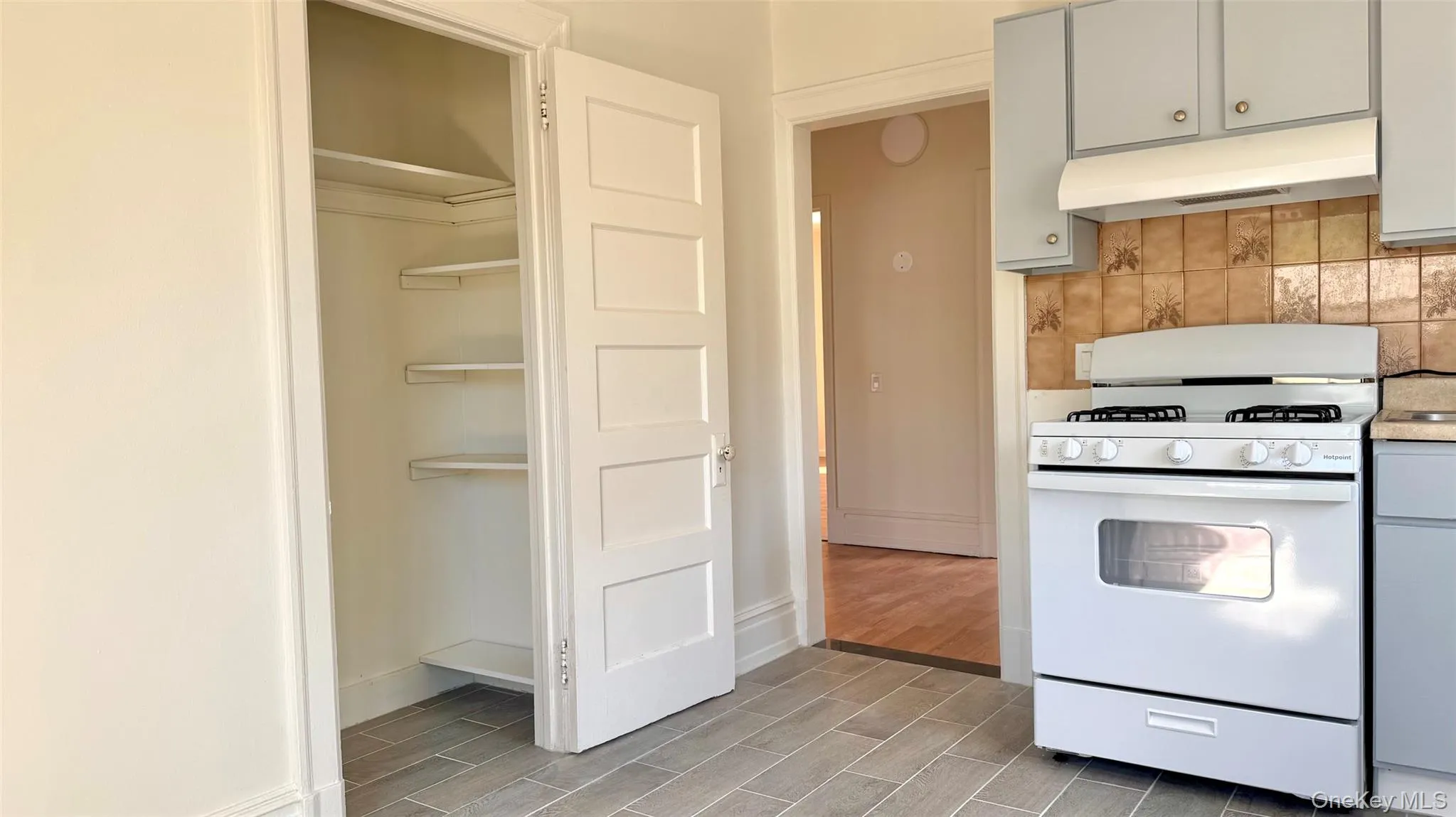 Kitchen - third view -has a large pantry Kitchen - third view -has a large pantry