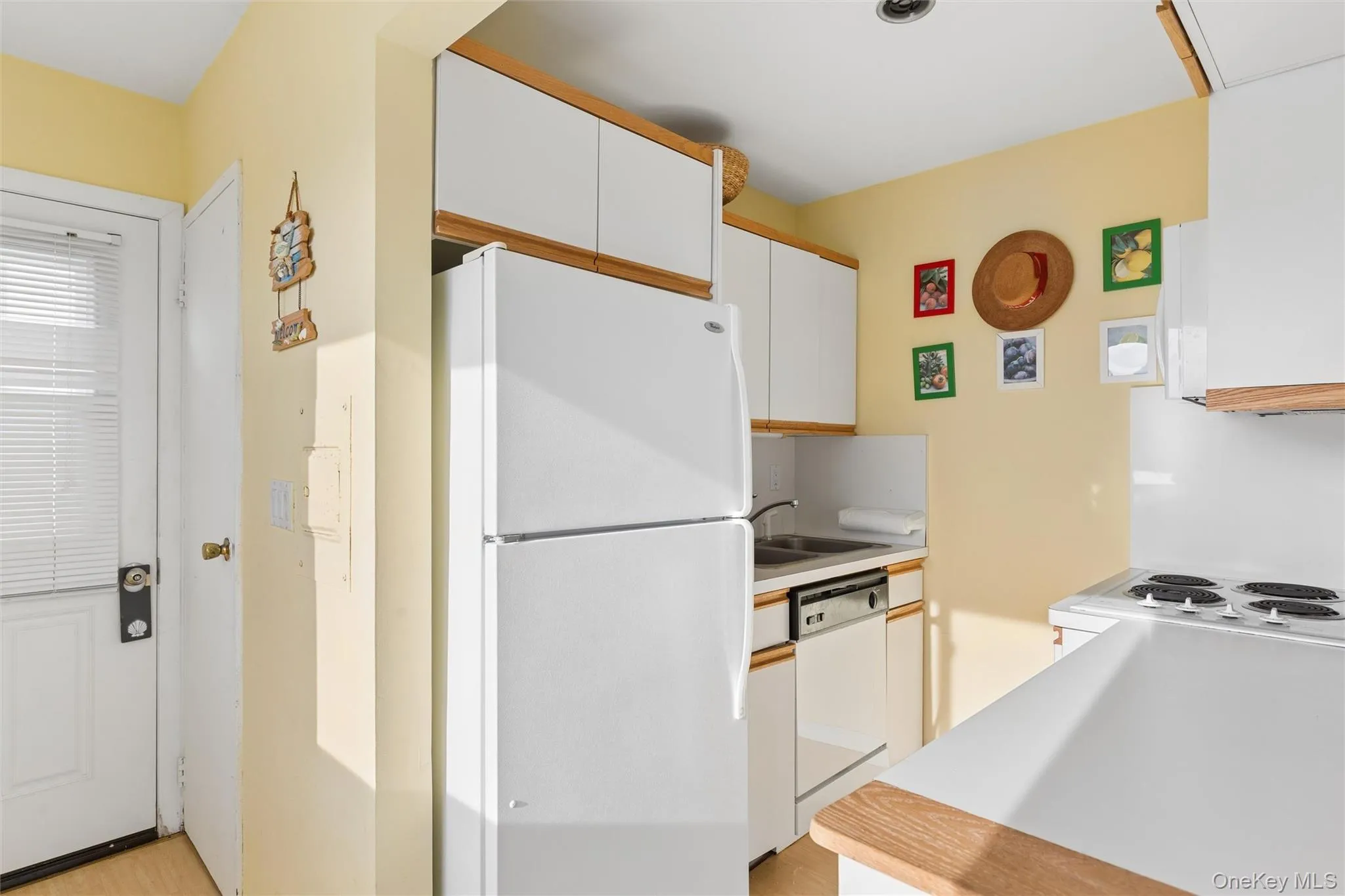 281 Dune Road, Southampton, NY, 2 Bedrooms Bedrooms, 4 Rooms Rooms,2 BathroomsBathrooms,Residential Lease,For Rent,Dune,0,1062293 281 Dune Road, Southampton, NY, 2 Bedrooms Bedrooms, 4 Rooms Rooms,2 BathroomsBathrooms,Residential Lease,For Rent,Dune,0,1062293
