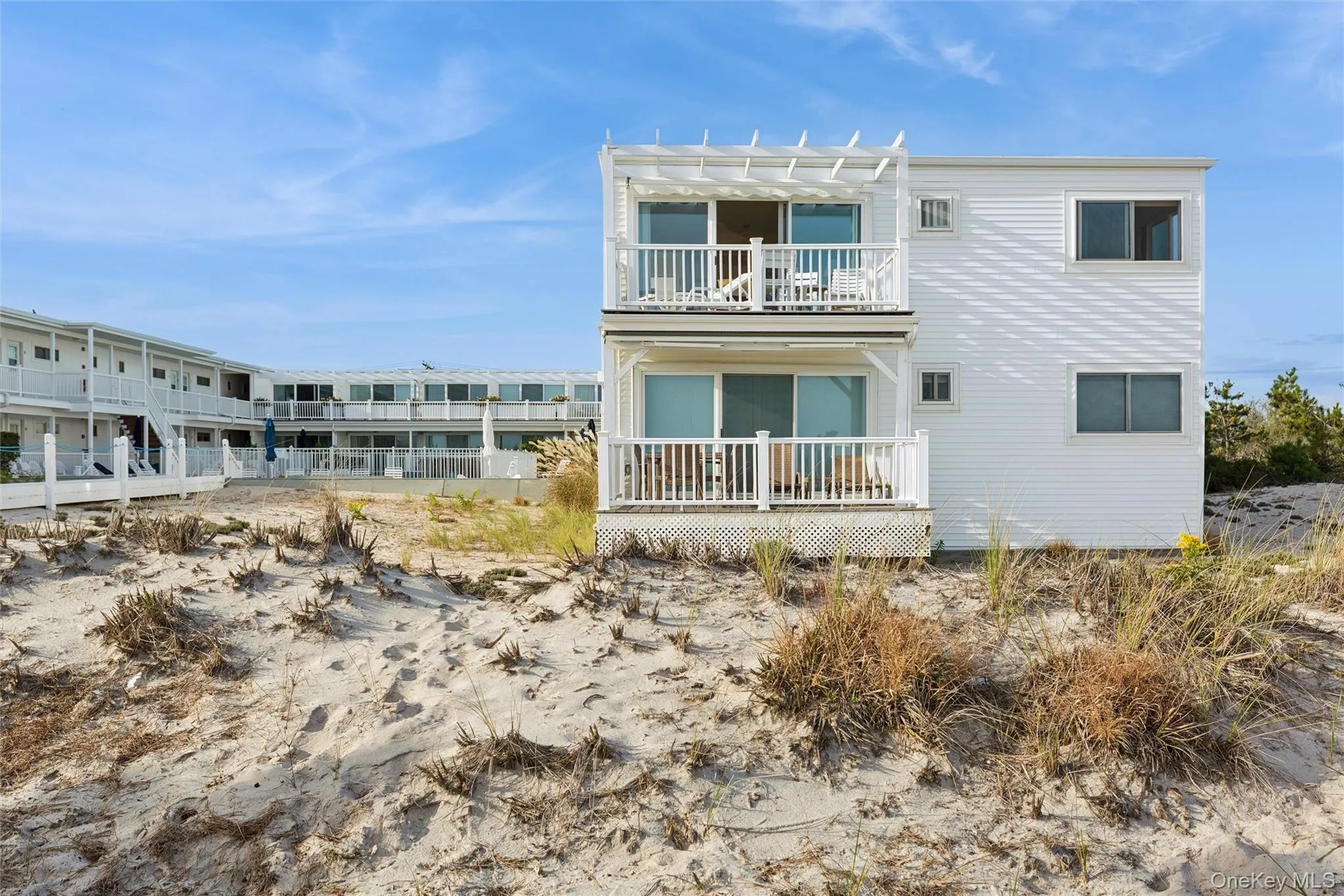 281 Dune Road, Southampton, NY, 2 Bedrooms Bedrooms, 4 Rooms Rooms,2 BathroomsBathrooms,Residential Lease,For Rent,Dune,0,1062293 281 Dune Road, Southampton, NY, 2 Bedrooms Bedrooms, 4 Rooms Rooms,2 BathroomsBathrooms,Residential Lease,For Rent,Dune,0,1062293