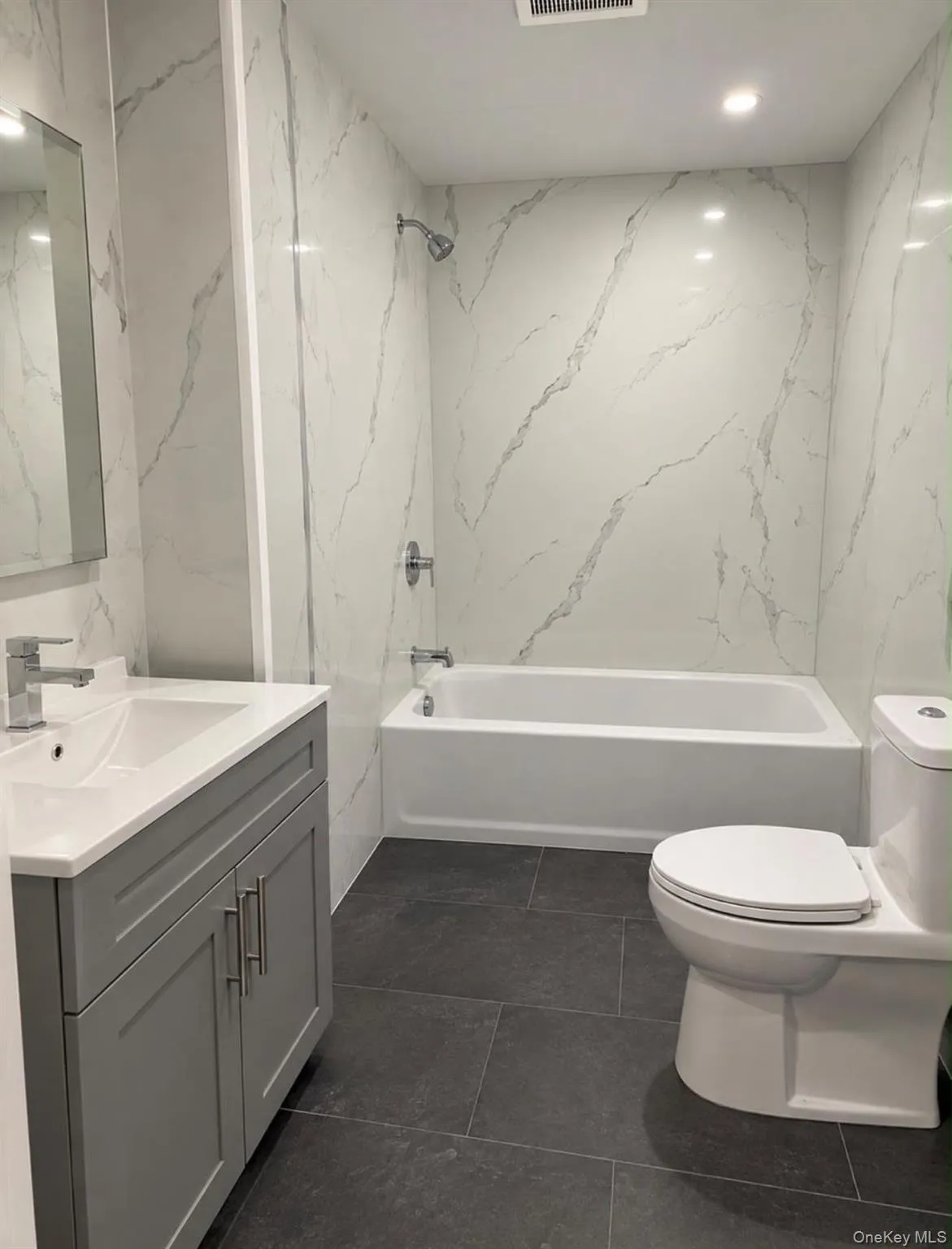 full bathroom full bathroom