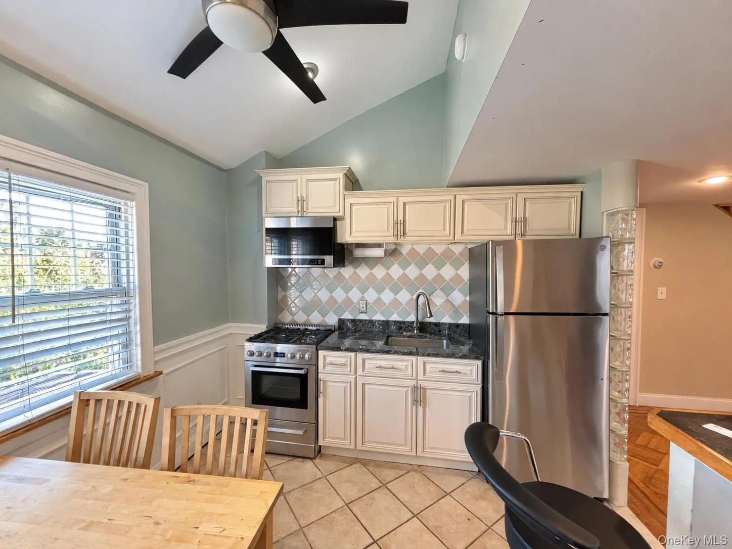 7046 57th Road, New York, NY, 2 Bedroom Bedrooms, 4 Room Rooms,1 BathroomBathrooms,Residential Lease,For Rent,57th,0,1062304 7046 57th Road, New York, NY, 2 Bedroom Bedrooms, 4 Room Rooms,1 BathroomBathrooms,Residential Lease,For Rent,57th,0,1062304