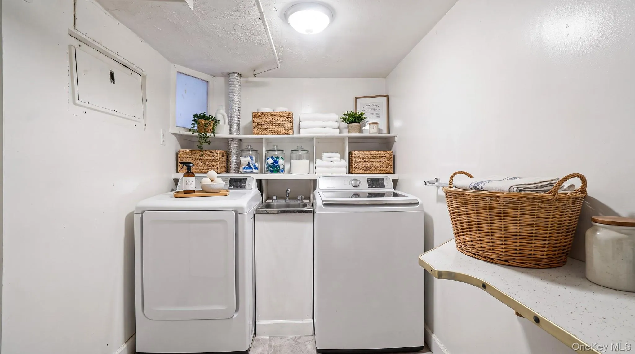 10 Victor Court, Oyster Bay, NY, 5 Bedrooms Bedrooms, 8 Rooms Rooms,3 BathroomsBathrooms,Residential,For Rent,Victor,0,1062308 10 Victor Court, Oyster Bay, NY, 5 Bedrooms Bedrooms, 8 Rooms Rooms,3 BathroomsBathrooms,Residential,For Rent,Victor,0,1062308