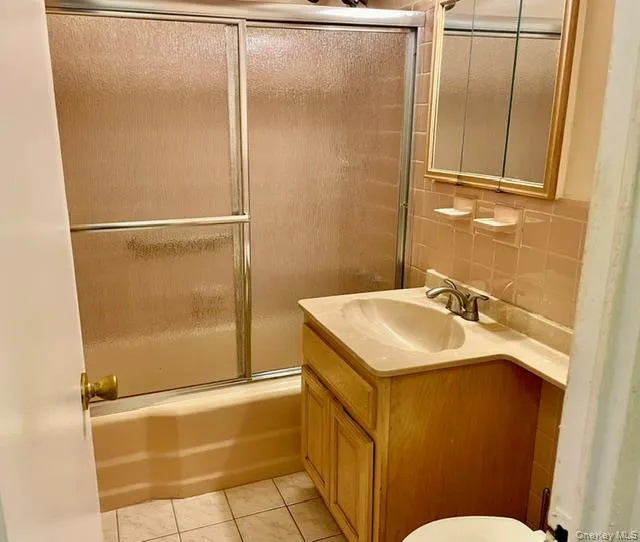 52-30 39 Drive, New York, NY, 1 Bedroom Bedrooms, 3 Rooms Rooms,1 BathroomBathrooms,Residential,For Rent,39,0,1062309 52-30 39 Drive, New York, NY, 1 Bedroom Bedrooms, 3 Rooms Rooms,1 BathroomBathrooms,Residential,For Rent,39,0,1062309