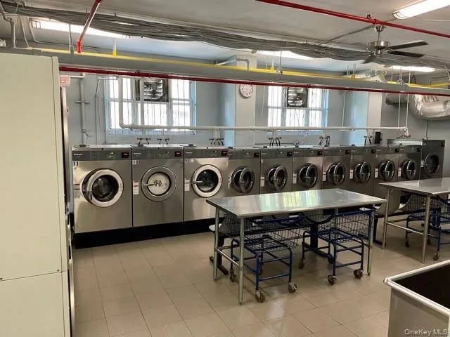 52-30 39 Drive, New York, NY, 1 Bedroom Bedrooms, 3 Rooms Rooms,1 BathroomBathrooms,Residential,For Rent,39,0,1062309 52-30 39 Drive, New York, NY, 1 Bedroom Bedrooms, 3 Rooms Rooms,1 BathroomBathrooms,Residential,For Rent,39,0,1062309