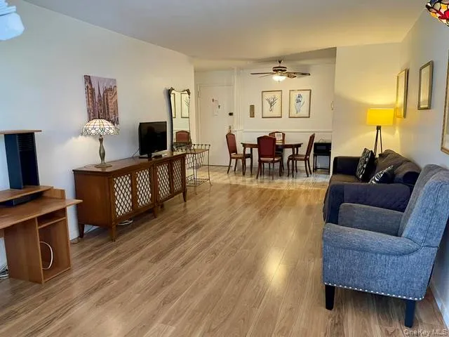 52-30 39 Drive, New York, NY, 1 Bedroom Bedrooms, 3 Rooms Rooms,1 BathroomBathrooms,Residential,For Rent,39,0,1062309 52-30 39 Drive, New York, NY, 1 Bedroom Bedrooms, 3 Rooms Rooms,1 BathroomBathrooms,Residential,For Rent,39,0,1062309