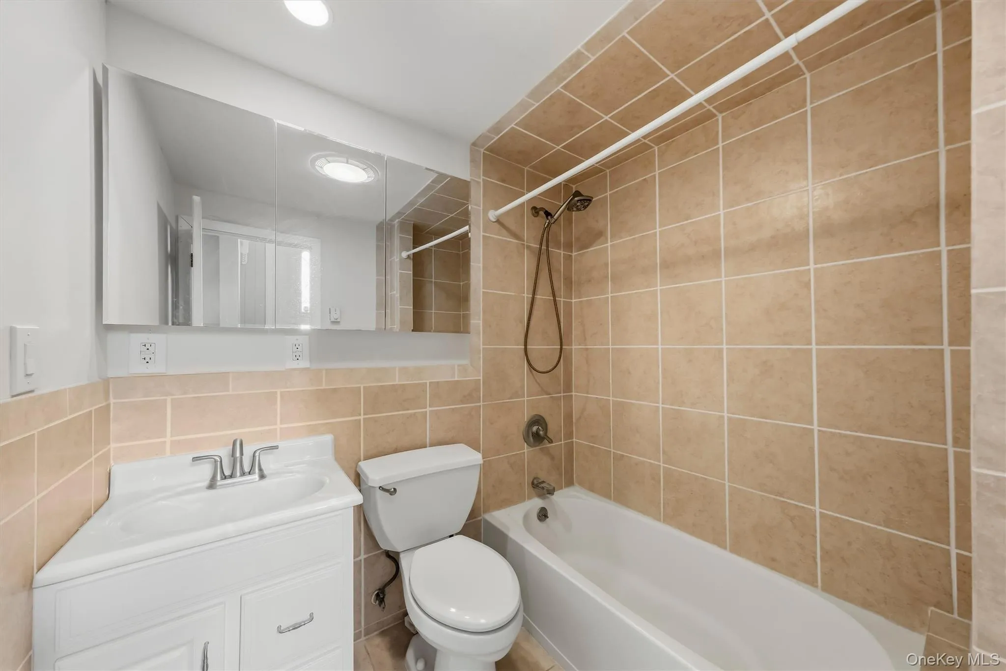 54 Daley Road, La Grange, NY, 3 Bedrooms Bedrooms, 10 Rooms Rooms,2 BathroomsBathrooms,Residential,For Rent,Daley,0,1062310 54 Daley Road, La Grange, NY, 3 Bedrooms Bedrooms, 10 Rooms Rooms,2 BathroomsBathrooms,Residential,For Rent,Daley,0,1062310