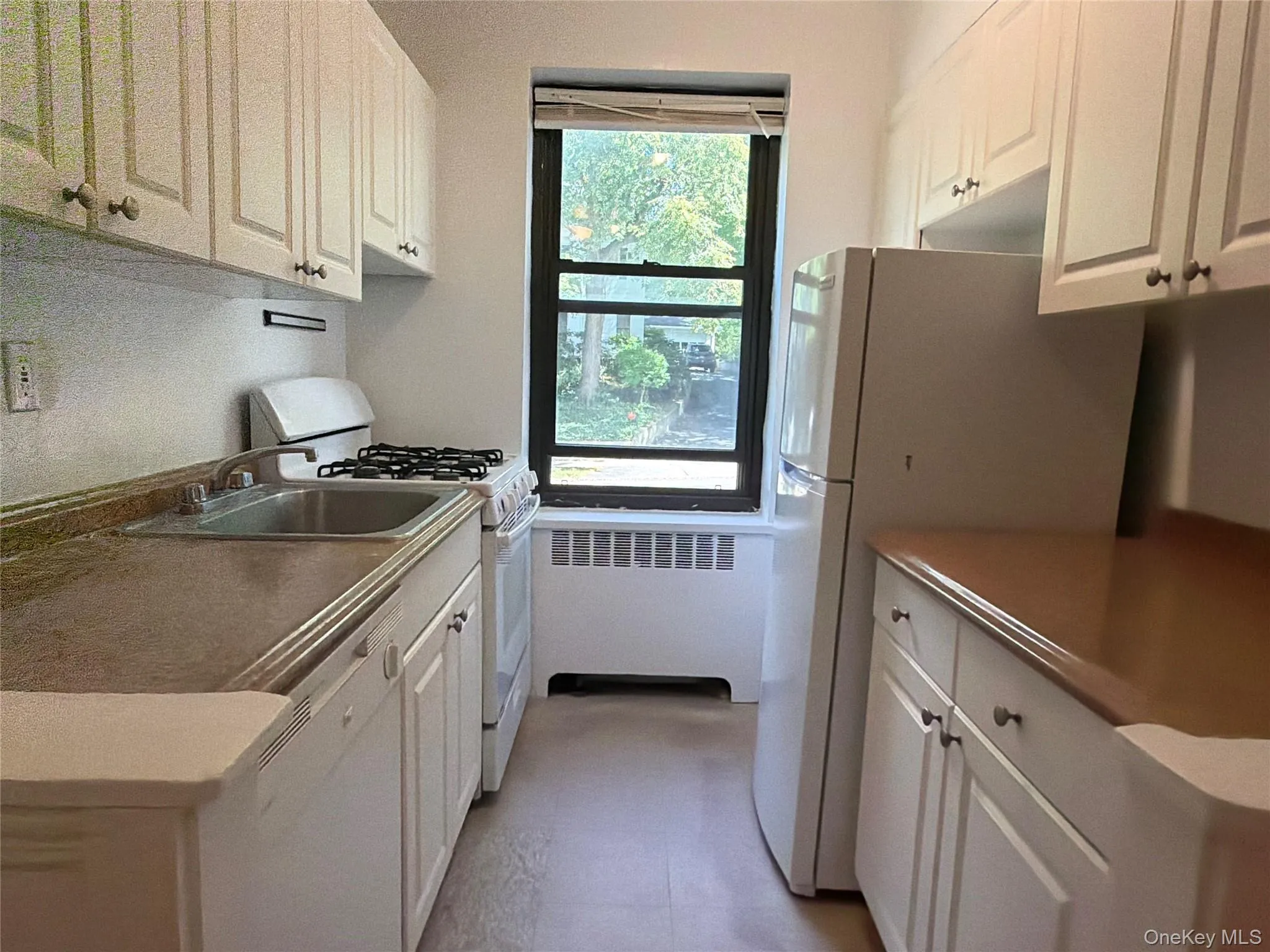 23 Schenck Avenue, North Hempstead, NY, 2 Bedroom Bedrooms, 5 Room Rooms,1 BathroomBathrooms,Residential Lease,For Rent,Schenck,0,1062321 23 Schenck Avenue, North Hempstead, NY, 2 Bedroom Bedrooms, 5 Room Rooms,1 BathroomBathrooms,Residential Lease,For Rent,Schenck,0,1062321