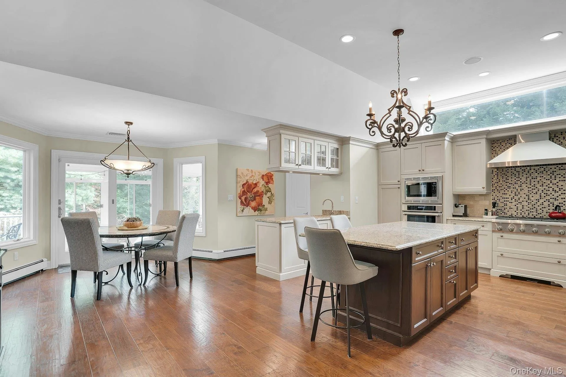 Soaring ceilings and engineered hardwood floors. Soaring ceilings and engineered hardwood floors.