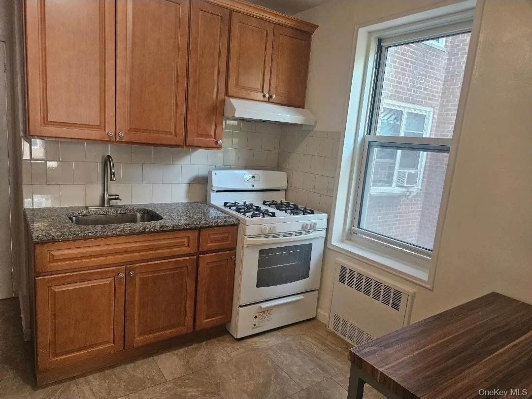 64-11 99 St, New York, NY, 2 Bedroom Bedrooms, 4 Room Rooms,1 BathroomBathrooms,Residential Lease,For Rent,99 St,0,1062334 64-11 99 St, New York, NY, 2 Bedroom Bedrooms, 4 Room Rooms,1 BathroomBathrooms,Residential Lease,For Rent,99 St,0,1062334