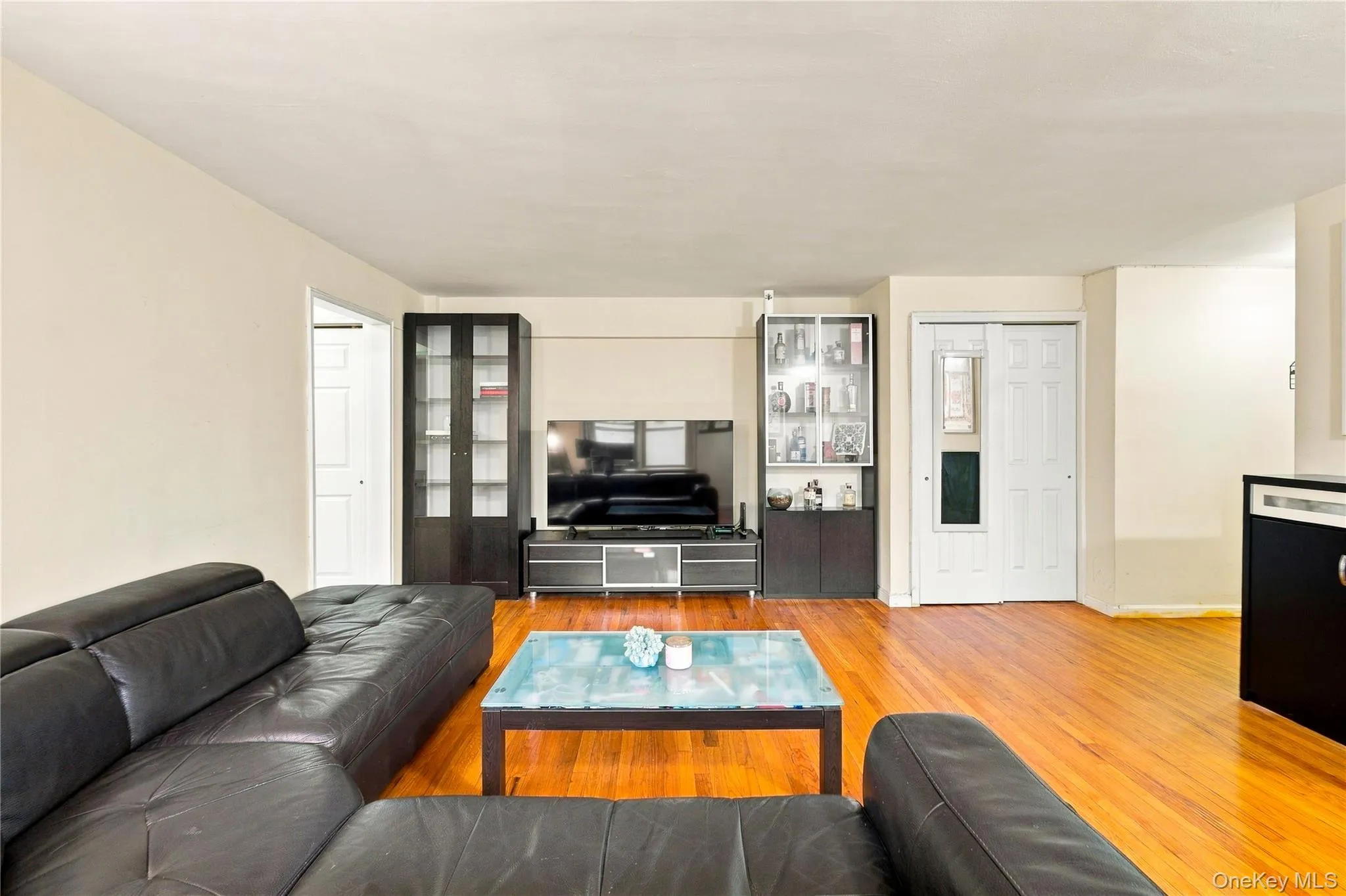 105-07 66th Road, New York, NY, 1 Bedroom Bedrooms, 3 Rooms Rooms,1 BathroomBathrooms,Residential,For Rent,66th,0,1062338 105-07 66th Road, New York, NY, 1 Bedroom Bedrooms, 3 Rooms Rooms,1 BathroomBathrooms,Residential,For Rent,66th,0,1062338