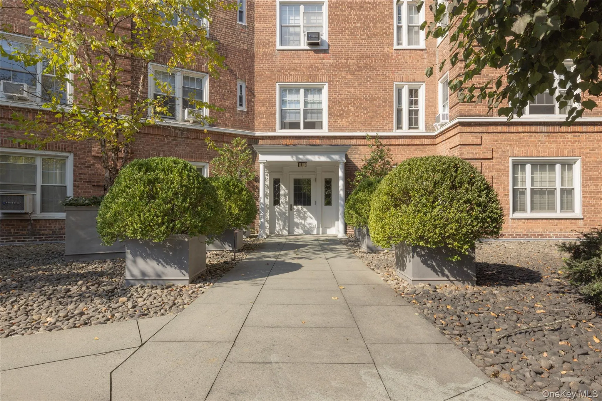 5 Midland Gardens, Eastchester, NY, 1 Bedroom Bedrooms, 3 Rooms Rooms,1 BathroomBathrooms,Residential,For Rent,Midland,0,1062342 5 Midland Gardens, Eastchester, NY, 1 Bedroom Bedrooms, 3 Rooms Rooms,1 BathroomBathrooms,Residential,For Rent,Midland,0,1062342