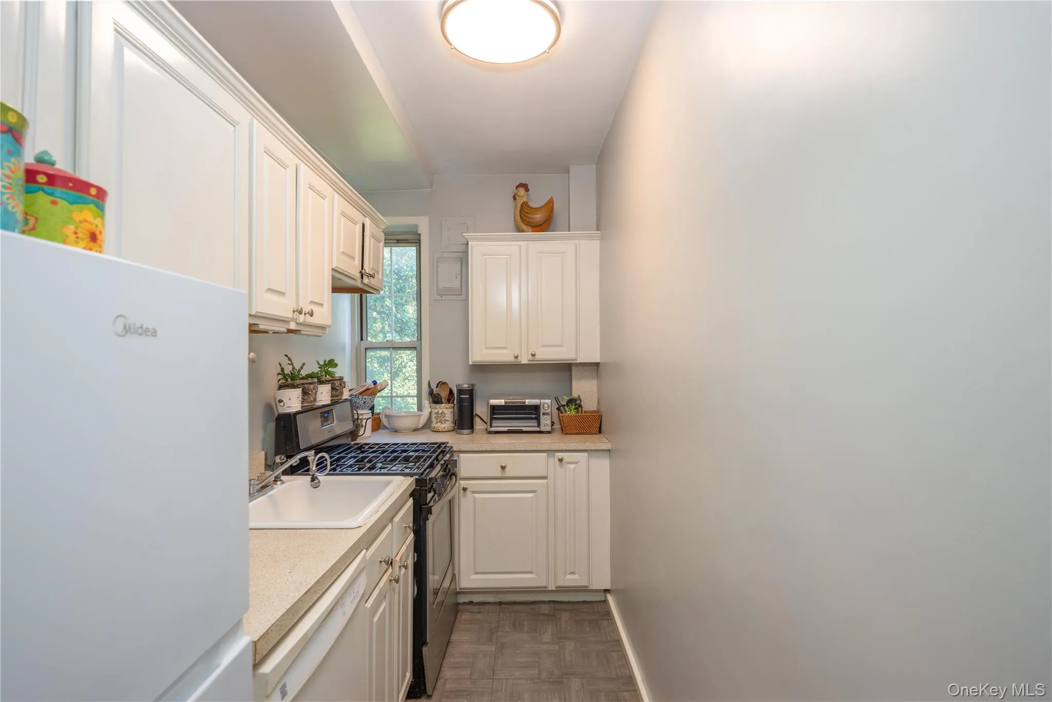 5 Midland Gardens, Eastchester, NY, 1 Bedroom Bedrooms, 3 Rooms Rooms,1 BathroomBathrooms,Residential,For Rent,Midland,0,1062342 5 Midland Gardens, Eastchester, NY, 1 Bedroom Bedrooms, 3 Rooms Rooms,1 BathroomBathrooms,Residential,For Rent,Midland,0,1062342