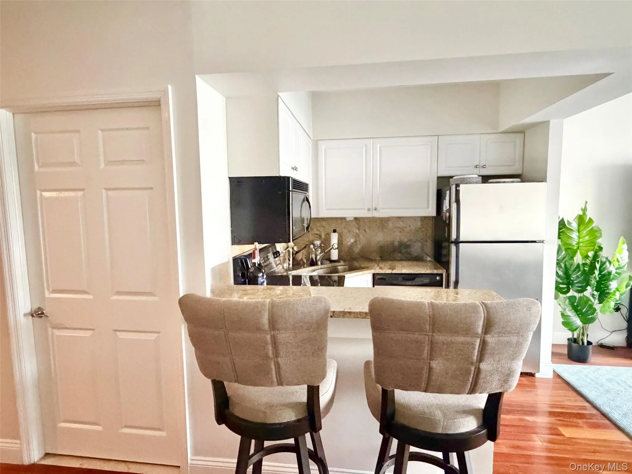 100 New Roc City Plaza, New Rochelle, NY, 1 Room Rooms,1 BathroomBathrooms,Residential,For Rent,New Roc City,0,1062348 100 New Roc City Plaza, New Rochelle, NY, 1 Room Rooms,1 BathroomBathrooms,Residential,For Rent,New Roc City,0,1062348