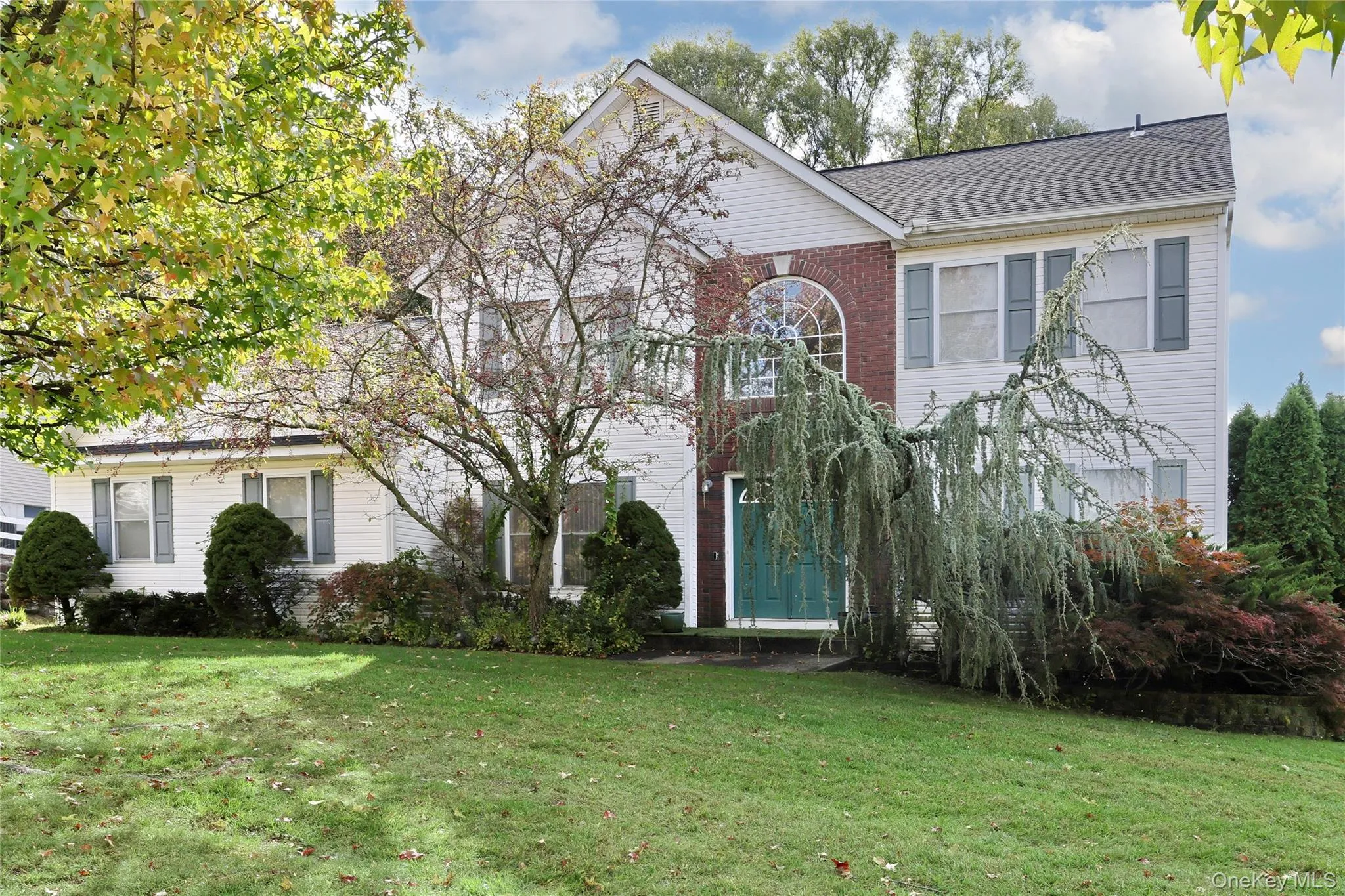 14 Blue Heron Road, Clarkstown, NY, 4 Bedrooms Bedrooms, 10 Rooms Rooms,2 BathroomsBathrooms,Residential,For Rent,Blue Heron,0,1062351 14 Blue Heron Road, Clarkstown, NY, 4 Bedrooms Bedrooms, 10 Rooms Rooms,2 BathroomsBathrooms,Residential,For Rent,Blue Heron,0,1062351