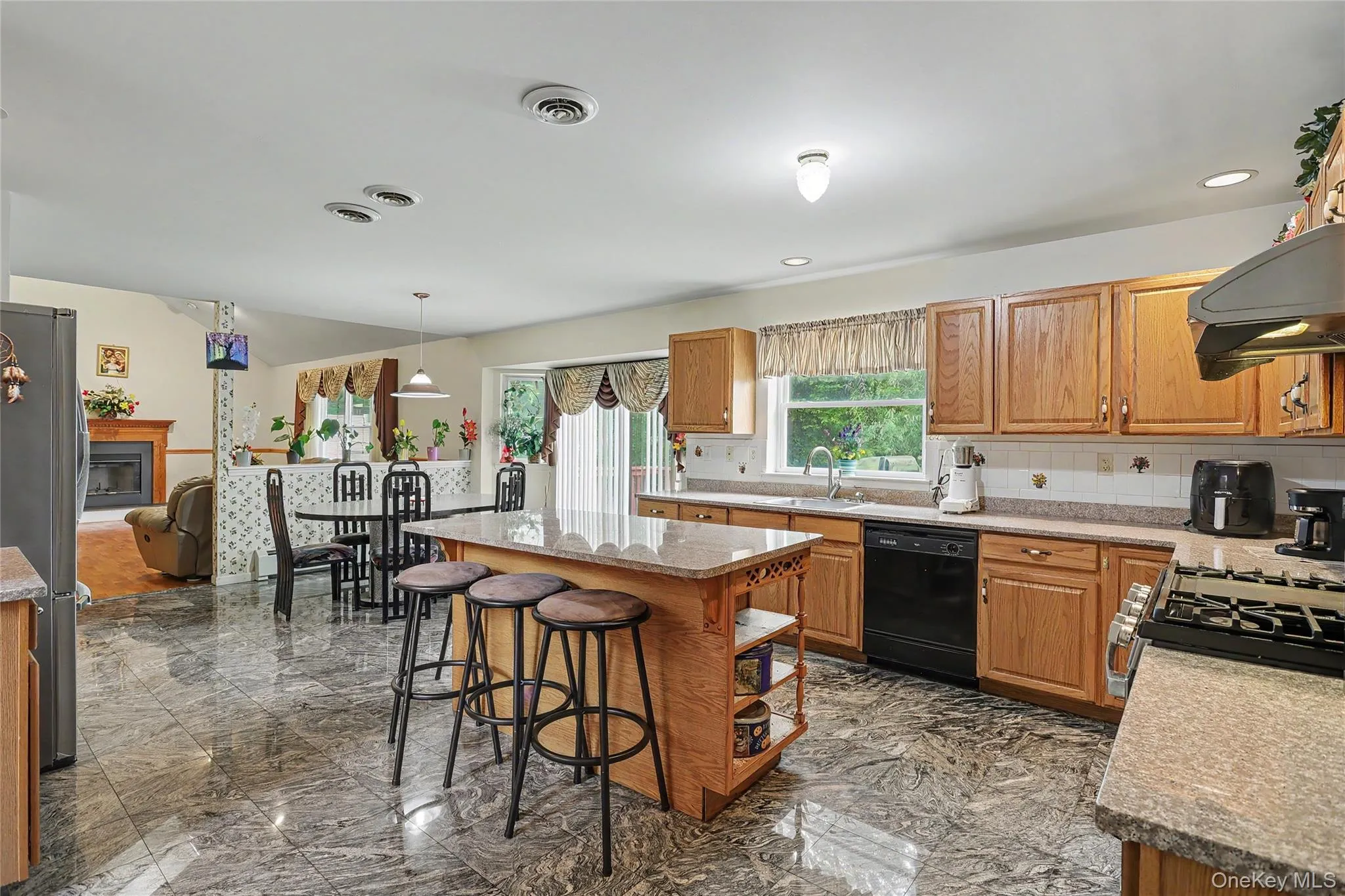 14 Blue Heron Road, Clarkstown, NY, 4 Bedrooms Bedrooms, 10 Rooms Rooms,2 BathroomsBathrooms,Residential,For Rent,Blue Heron,0,1062351 14 Blue Heron Road, Clarkstown, NY, 4 Bedrooms Bedrooms, 10 Rooms Rooms,2 BathroomsBathrooms,Residential,For Rent,Blue Heron,0,1062351