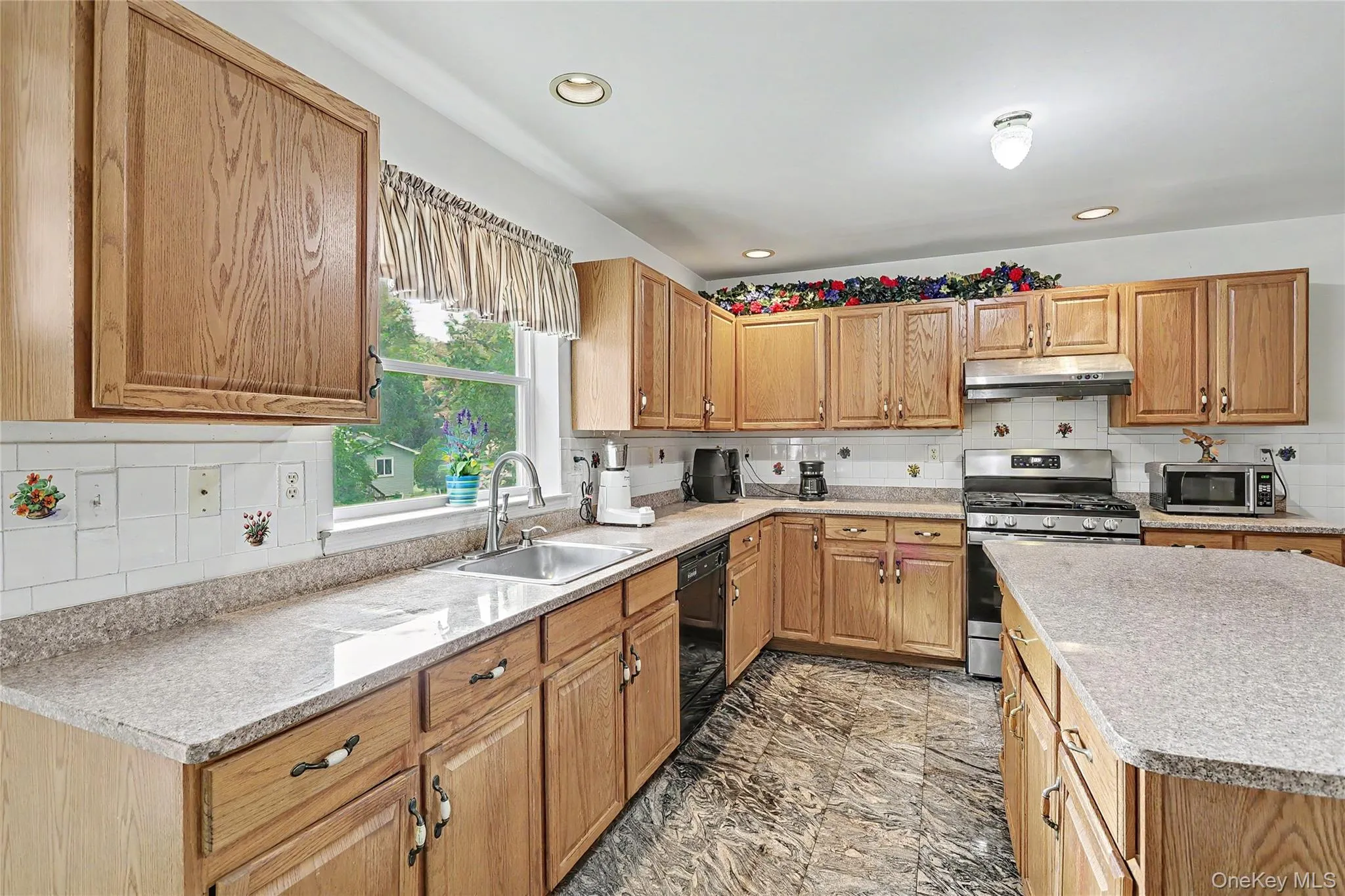 14 Blue Heron Road, Clarkstown, NY, 4 Bedrooms Bedrooms, 10 Rooms Rooms,2 BathroomsBathrooms,Residential,For Rent,Blue Heron,0,1062351 14 Blue Heron Road, Clarkstown, NY, 4 Bedrooms Bedrooms, 10 Rooms Rooms,2 BathroomsBathrooms,Residential,For Rent,Blue Heron,0,1062351
