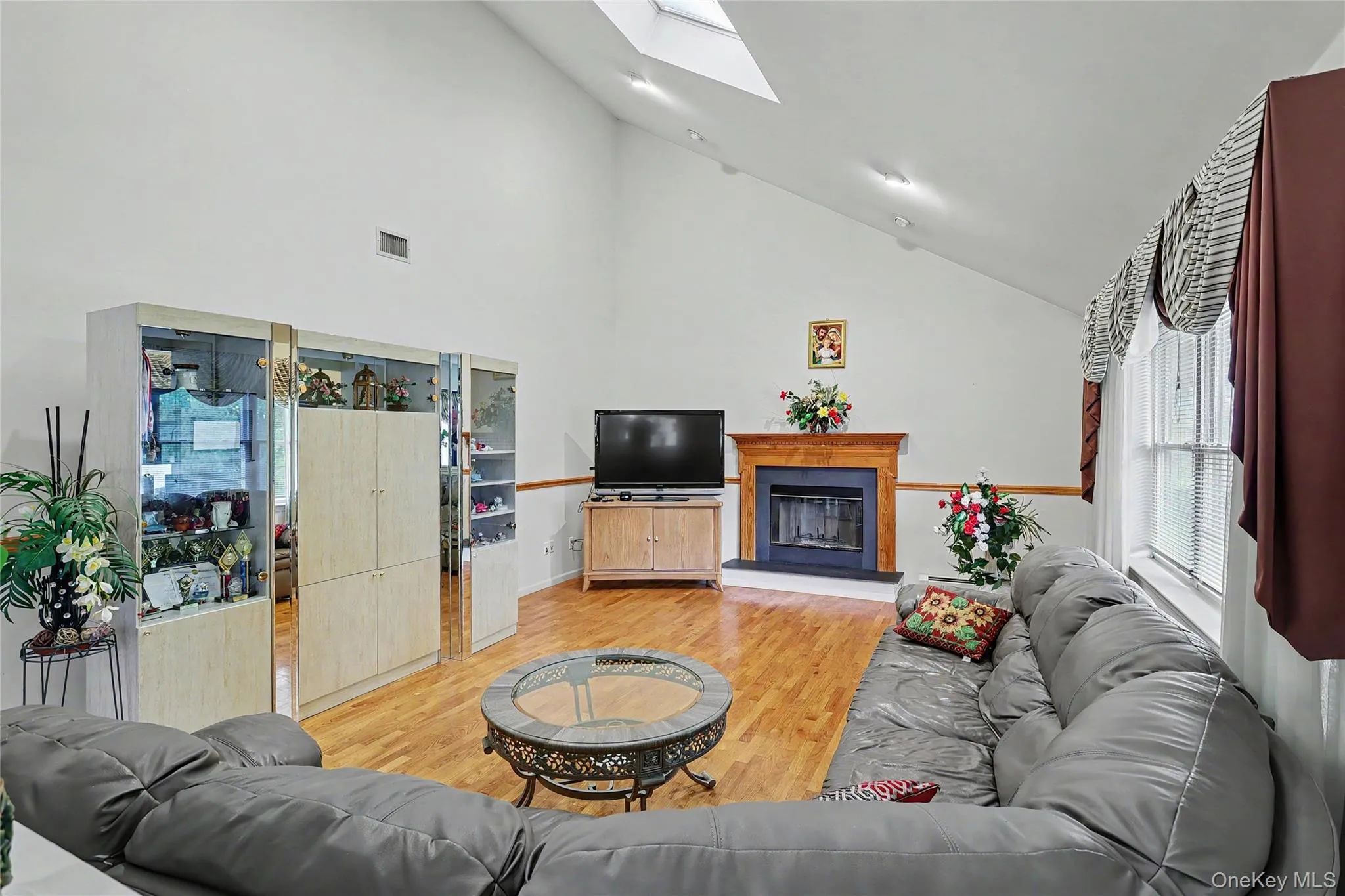 14 Blue Heron Road, Clarkstown, NY, 4 Bedrooms Bedrooms, 10 Rooms Rooms,2 BathroomsBathrooms,Residential,For Rent,Blue Heron,0,1062351 14 Blue Heron Road, Clarkstown, NY, 4 Bedrooms Bedrooms, 10 Rooms Rooms,2 BathroomsBathrooms,Residential,For Rent,Blue Heron,0,1062351