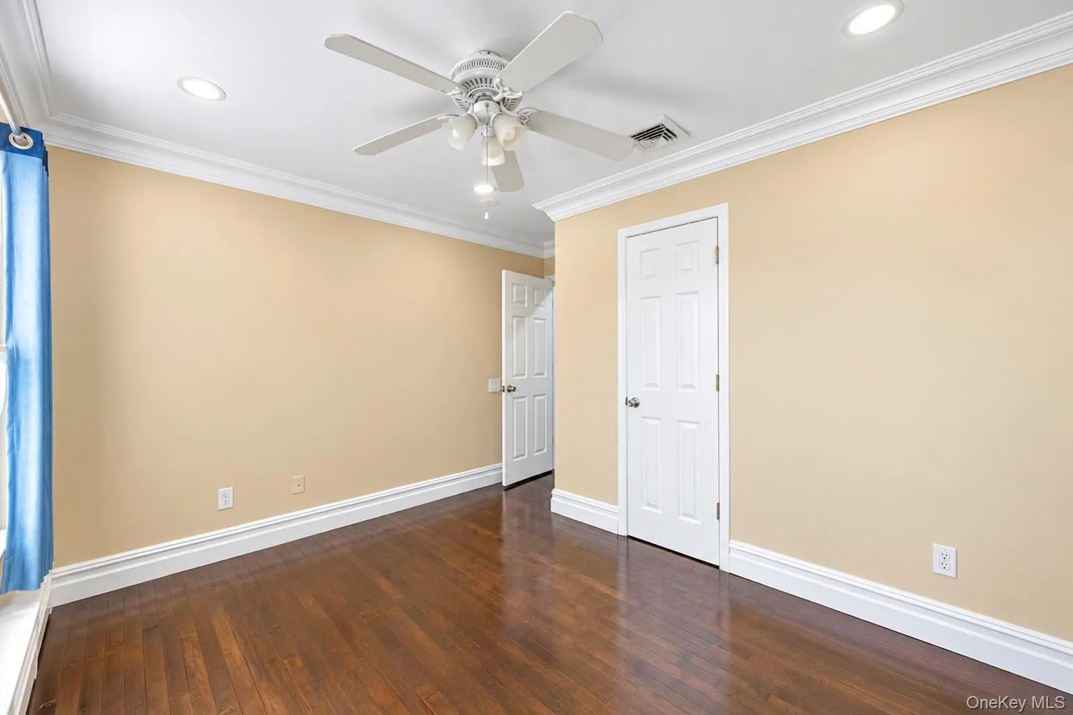 1050 Broome Avenue, Babylon, NY, 5 Bedrooms Bedrooms, 8 Rooms Rooms,2 BathroomsBathrooms,Residential Lease,For Rent,Broome,0,1062355 1050 Broome Avenue, Babylon, NY, 5 Bedrooms Bedrooms, 8 Rooms Rooms,2 BathroomsBathrooms,Residential Lease,For Rent,Broome,0,1062355