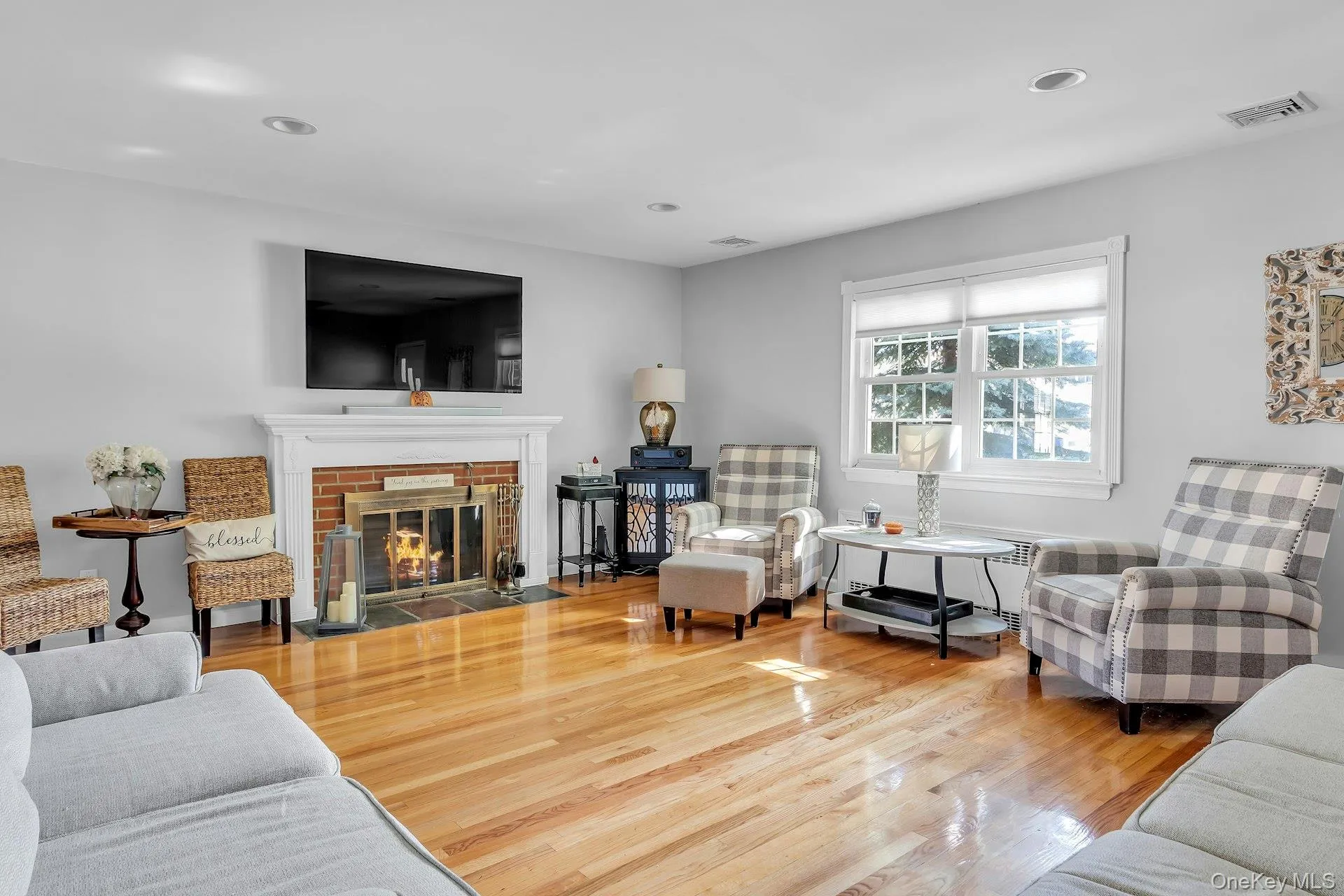 153 Hickory Street, Oyster Bay, NY, 4 Bedrooms Bedrooms, 8 Rooms Rooms,2 BathroomsBathrooms,Residential,For Rent,Hickory,0,1062365 153 Hickory Street, Oyster Bay, NY, 4 Bedrooms Bedrooms, 8 Rooms Rooms,2 BathroomsBathrooms,Residential,For Rent,Hickory,0,1062365