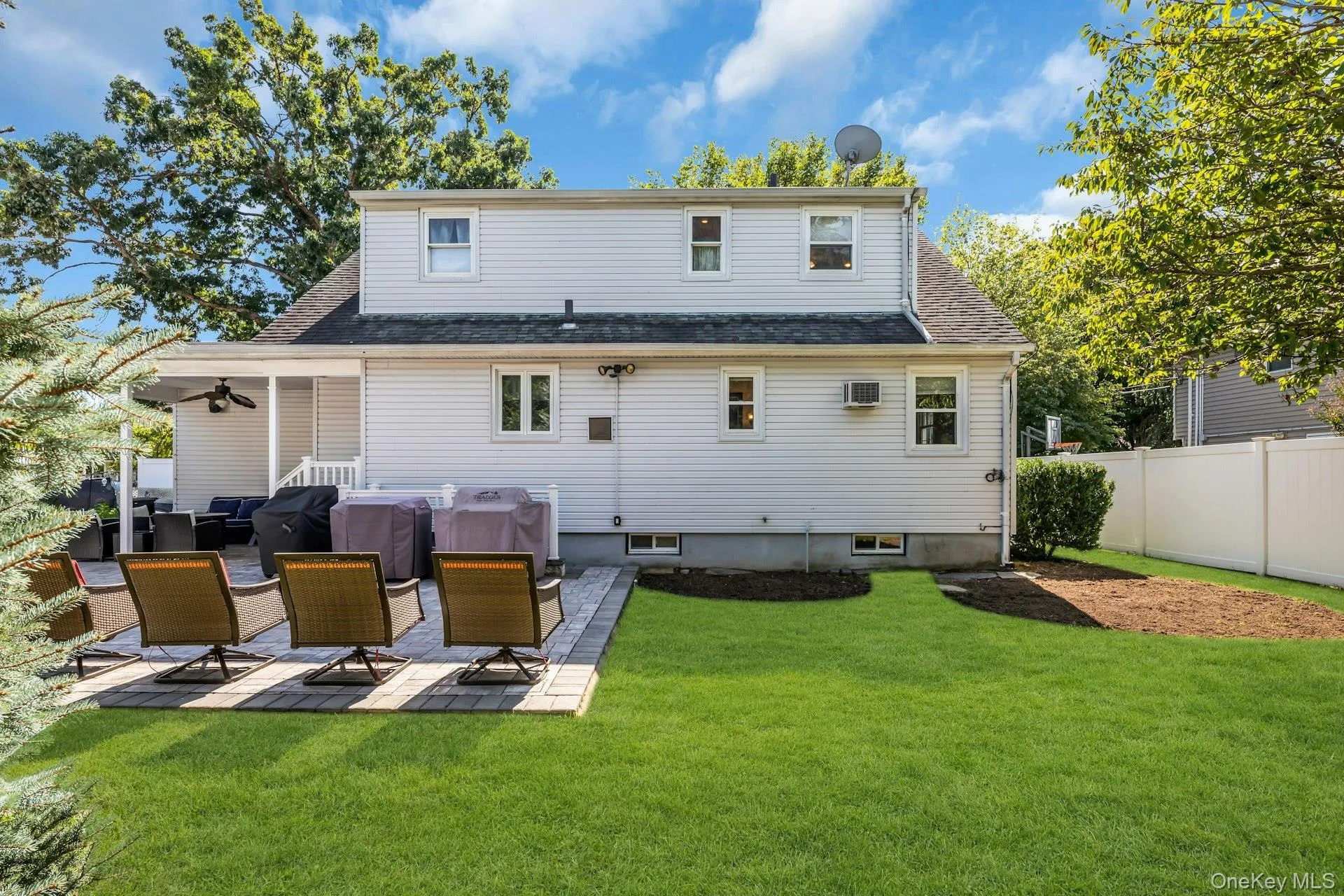 153 Hickory Street, Oyster Bay, NY, 4 Bedrooms Bedrooms, 8 Rooms Rooms,2 BathroomsBathrooms,Residential,For Rent,Hickory,0,1062365 153 Hickory Street, Oyster Bay, NY, 4 Bedrooms Bedrooms, 8 Rooms Rooms,2 BathroomsBathrooms,Residential,For Rent,Hickory,0,1062365