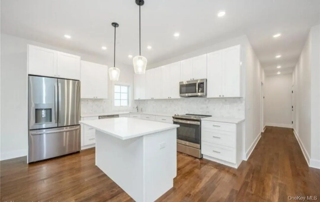 142 Maple Avenue, Rye City, NY, 3 Bedrooms Bedrooms, 6 Rooms Rooms,3 BathroomsBathrooms,Residential Lease,For Rent,Maple,0,1062368 142 Maple Avenue, Rye City, NY, 3 Bedrooms Bedrooms, 6 Rooms Rooms,3 BathroomsBathrooms,Residential Lease,For Rent,Maple,0,1062368