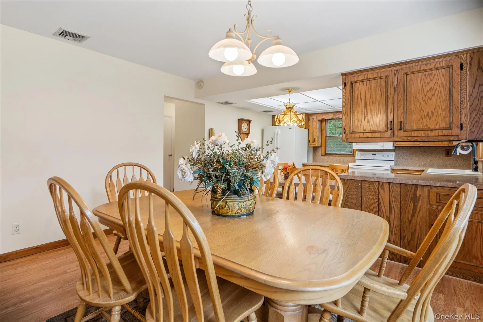 77 Woodside Avenue, Brookhaven, NY, 4 Bedrooms Bedrooms, 7 Rooms Rooms,4 BathroomsBathrooms,Residential,For Rent,Woodside,0,1062396 77 Woodside Avenue, Brookhaven, NY, 4 Bedrooms Bedrooms, 7 Rooms Rooms,4 BathroomsBathrooms,Residential,For Rent,Woodside,0,1062396