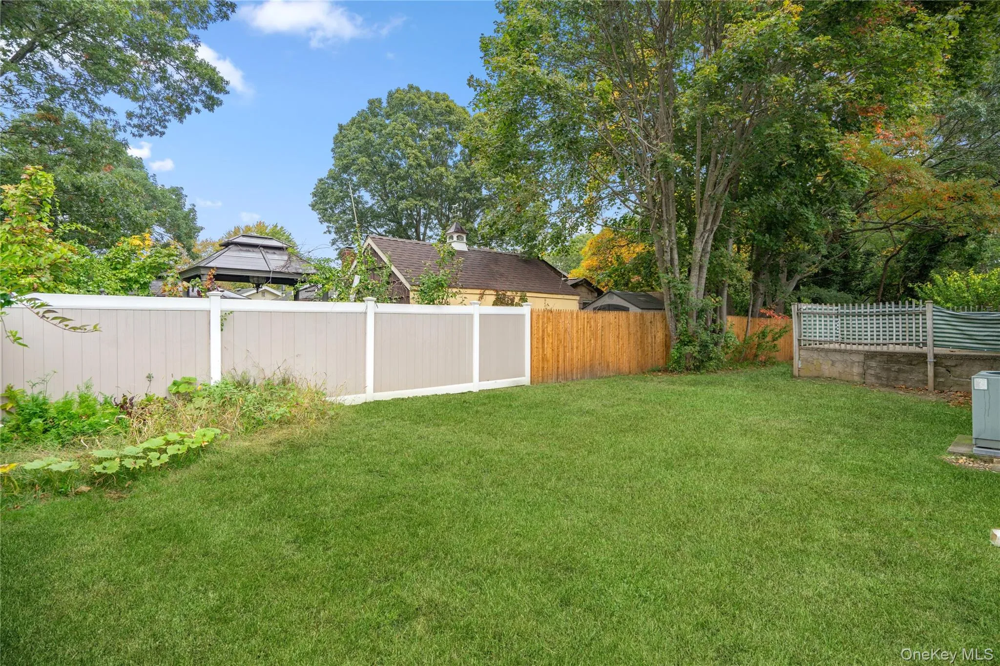 77 Woodside Avenue, Brookhaven, NY, 4 Bedrooms Bedrooms, 7 Rooms Rooms,4 BathroomsBathrooms,Residential,For Rent,Woodside,0,1062396 77 Woodside Avenue, Brookhaven, NY, 4 Bedrooms Bedrooms, 7 Rooms Rooms,4 BathroomsBathrooms,Residential,For Rent,Woodside,0,1062396