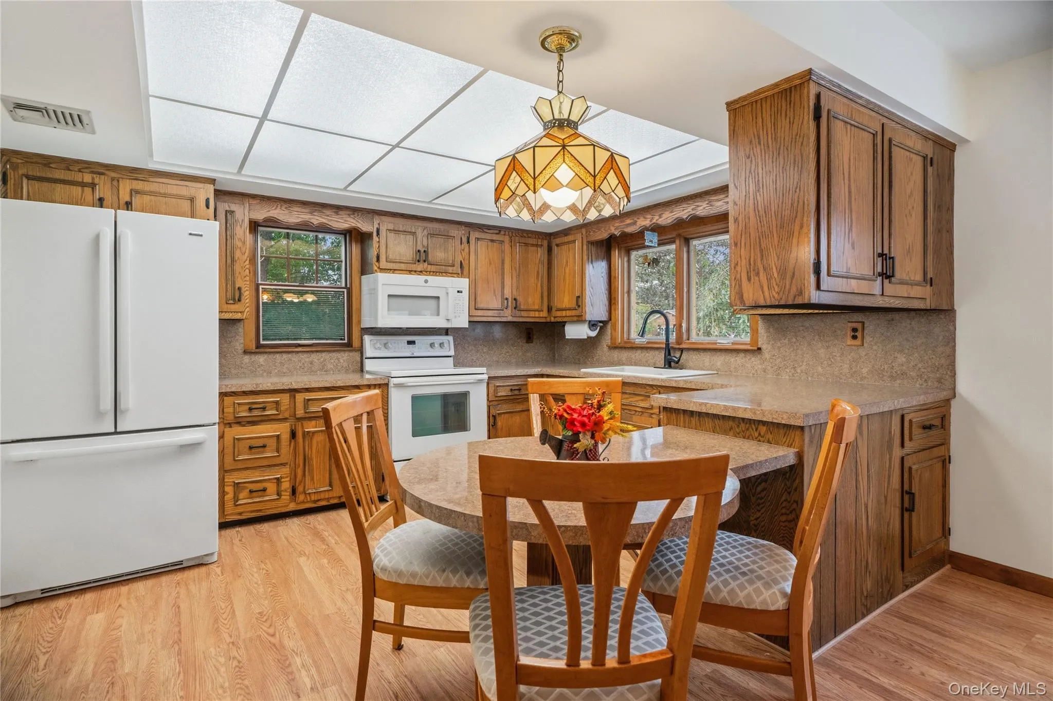 77 Woodside Avenue, Brookhaven, NY, 4 Bedrooms Bedrooms, 7 Rooms Rooms,4 BathroomsBathrooms,Residential,For Rent,Woodside,0,1062396 77 Woodside Avenue, Brookhaven, NY, 4 Bedrooms Bedrooms, 7 Rooms Rooms,4 BathroomsBathrooms,Residential,For Rent,Woodside,0,1062396