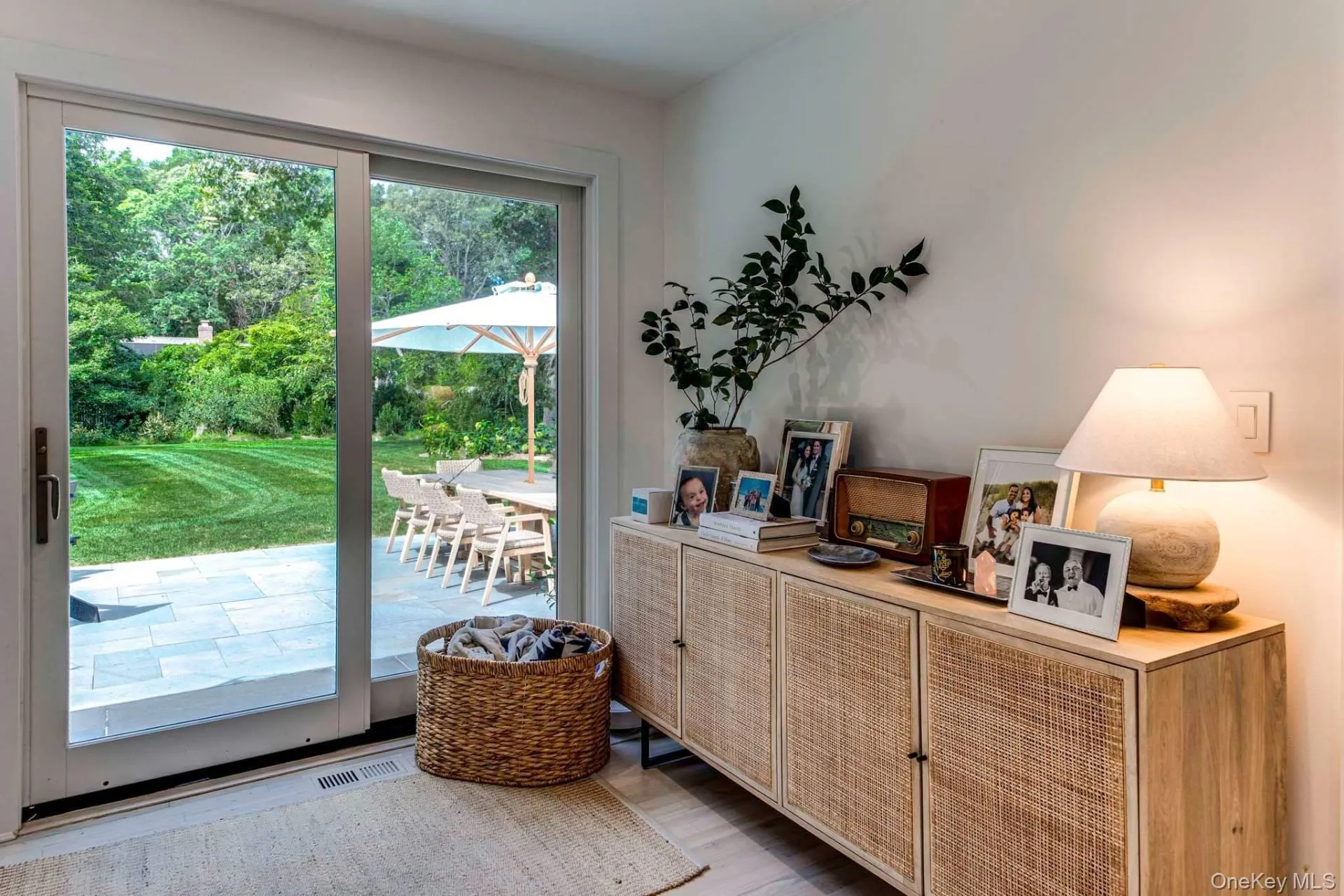 104 Rutland Road, East Hampton, NY, 4 Bedrooms Bedrooms, 6 Rooms Rooms,3 BathroomsBathrooms,Residential Lease,For Rent,Rutland,0,1062401 104 Rutland Road, East Hampton, NY, 4 Bedrooms Bedrooms, 6 Rooms Rooms,3 BathroomsBathrooms,Residential Lease,For Rent,Rutland,0,1062401