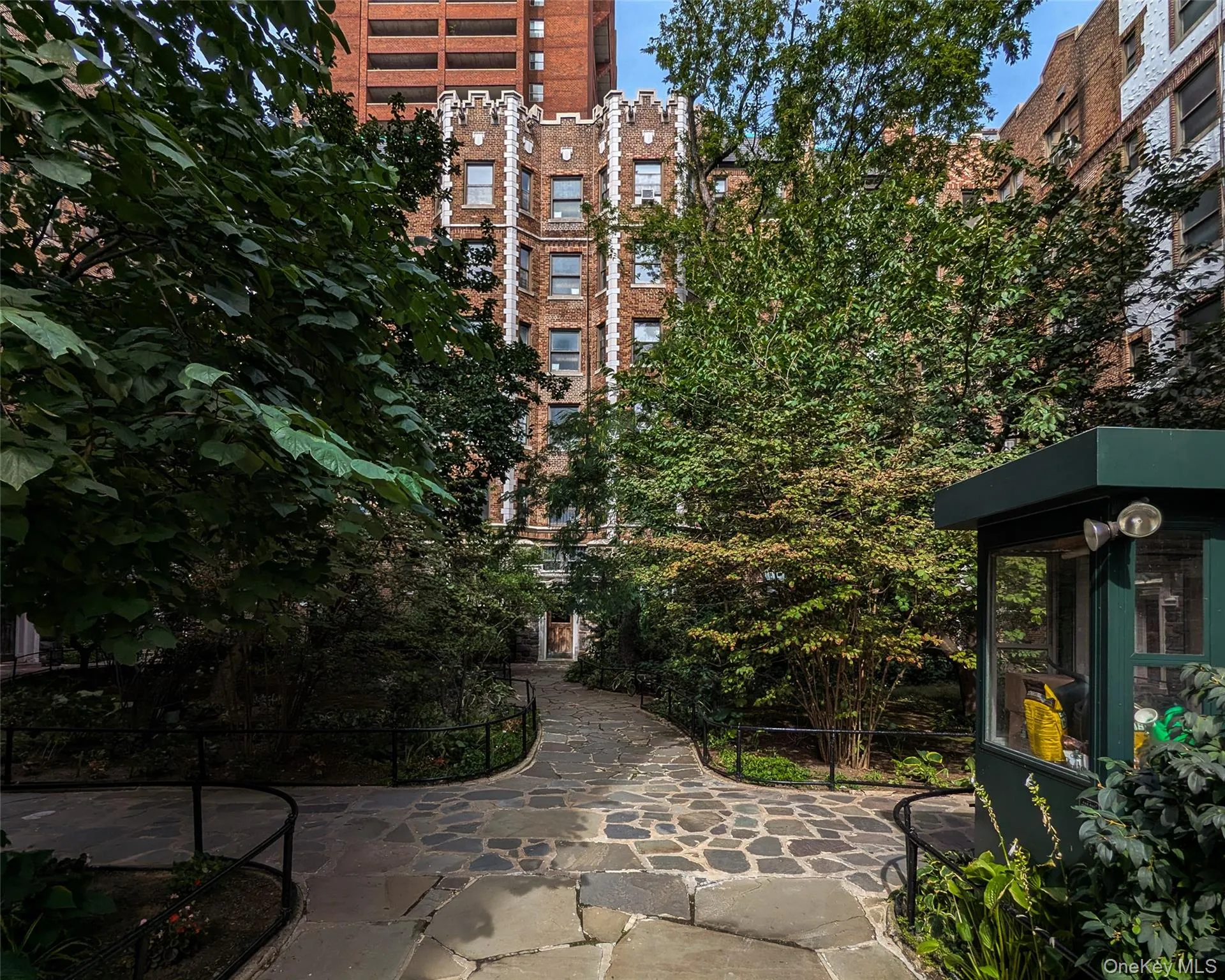 3390 Wayne Avenue, New York, NY, 3 Bedrooms Bedrooms, 6 Rooms Rooms,1 BathroomBathrooms,Residential,For Rent,Wayne,0,1062406 3390 Wayne Avenue, New York, NY, 3 Bedrooms Bedrooms, 6 Rooms Rooms,1 BathroomBathrooms,Residential,For Rent,Wayne,0,1062406