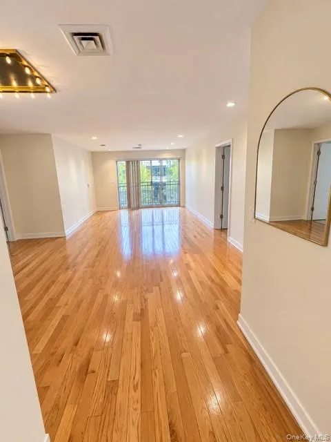 100 Cuttermill Road, North Hempstead, NY, 2 Bedroom Bedrooms, 5 Room Rooms,2 BathroomBathrooms,Residential Lease,For Rent,Cuttermill,0,1062409 100 Cuttermill Road, North Hempstead, NY, 2 Bedroom Bedrooms, 5 Room Rooms,2 BathroomBathrooms,Residential Lease,For Rent,Cuttermill,0,1062409