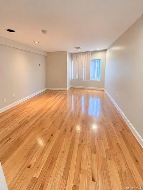 100 Cuttermill Road, North Hempstead, NY, 2 Bedroom Bedrooms, 5 Room Rooms,2 BathroomBathrooms,Residential Lease,For Rent,Cuttermill,0,1062409 100 Cuttermill Road, North Hempstead, NY, 2 Bedroom Bedrooms, 5 Room Rooms,2 BathroomBathrooms,Residential Lease,For Rent,Cuttermill,0,1062409