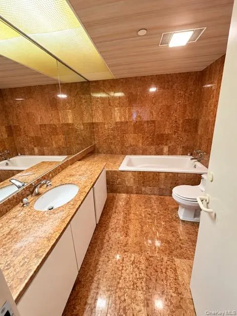 100 Cuttermill Road, North Hempstead, NY, 2 Bedroom Bedrooms, 5 Room Rooms,2 BathroomBathrooms,Residential Lease,For Rent,Cuttermill,0,1062409 100 Cuttermill Road, North Hempstead, NY, 2 Bedroom Bedrooms, 5 Room Rooms,2 BathroomBathrooms,Residential Lease,For Rent,Cuttermill,0,1062409