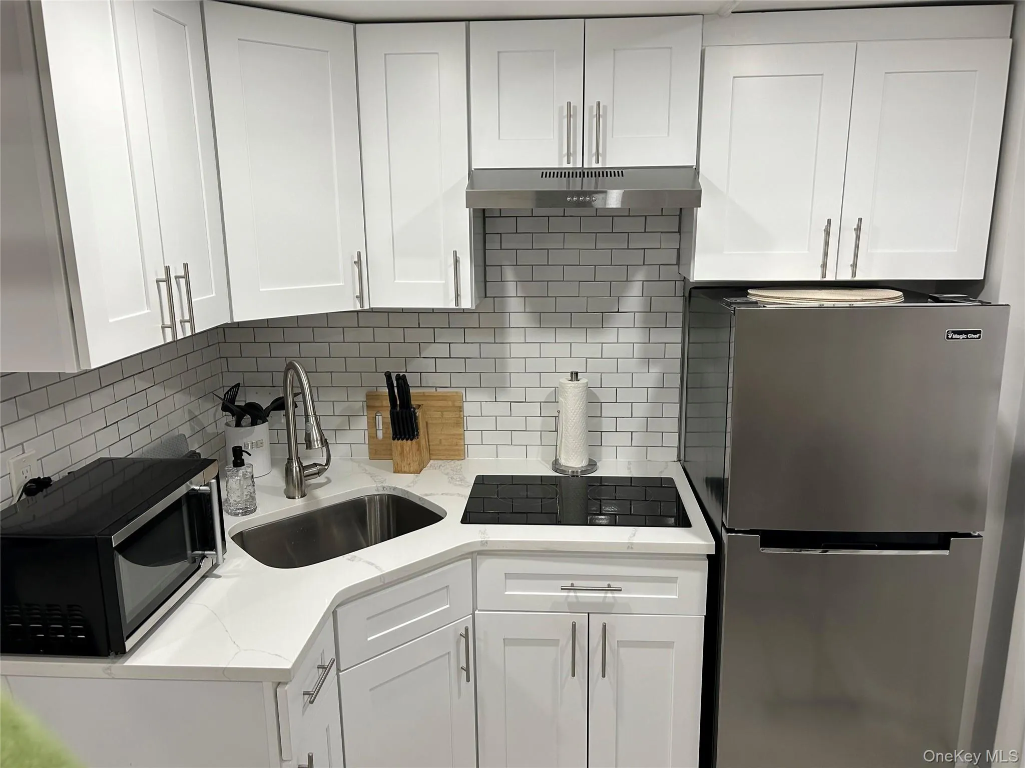11472 225th Street, New York, NY, 2 Rooms Rooms,1 BathroomBathrooms,Residential Lease,For Rent,225th,0,1062411 11472 225th Street, New York, NY, 2 Rooms Rooms,1 BathroomBathrooms,Residential Lease,For Rent,225th,0,1062411