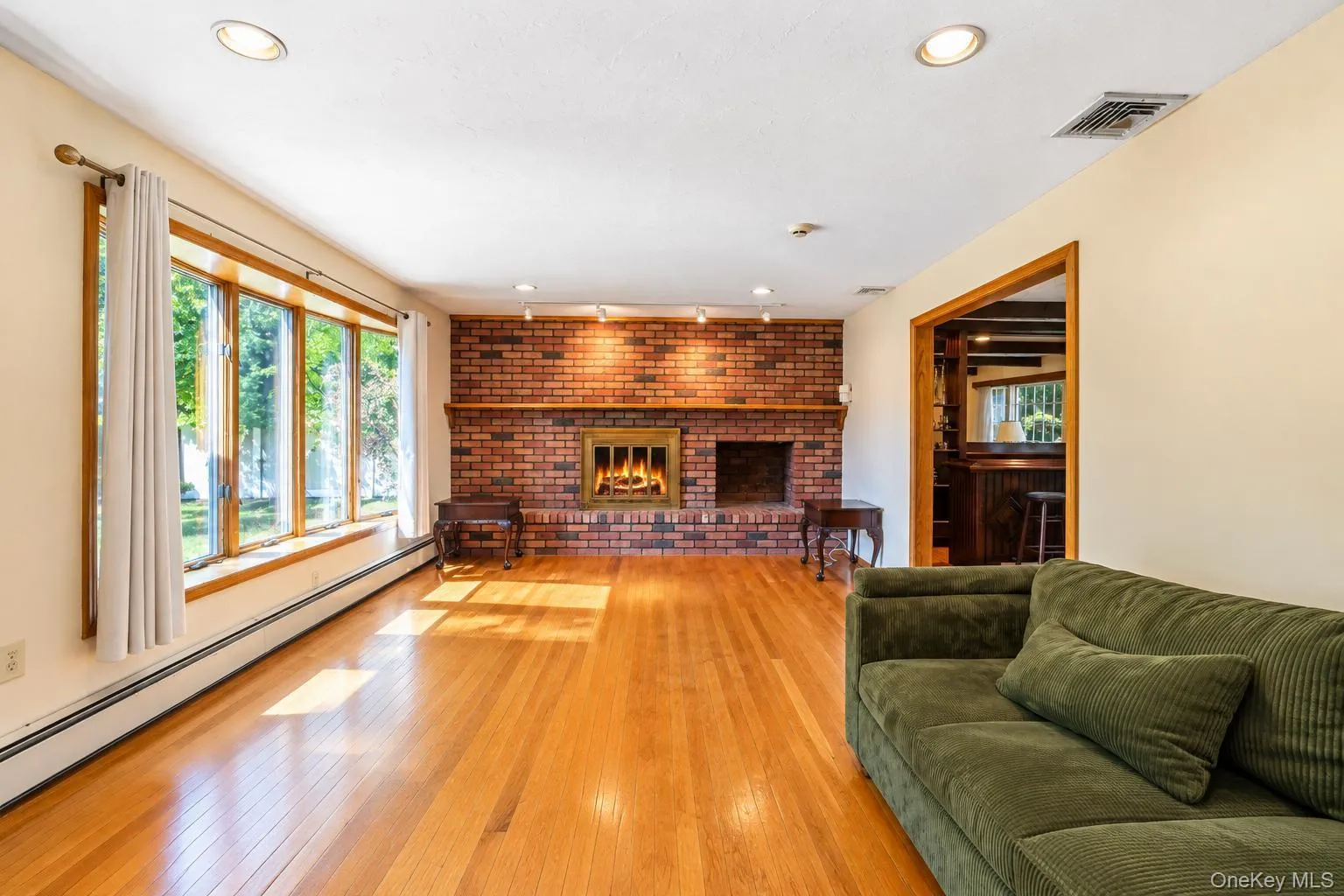 845 Park Avenue, Huntington, NY, 4 Bedrooms Bedrooms, 9 Rooms Rooms,2 BathroomsBathrooms,Residential,For Rent,Park,0,1062414 845 Park Avenue, Huntington, NY, 4 Bedrooms Bedrooms, 9 Rooms Rooms,2 BathroomsBathrooms,Residential,For Rent,Park,0,1062414