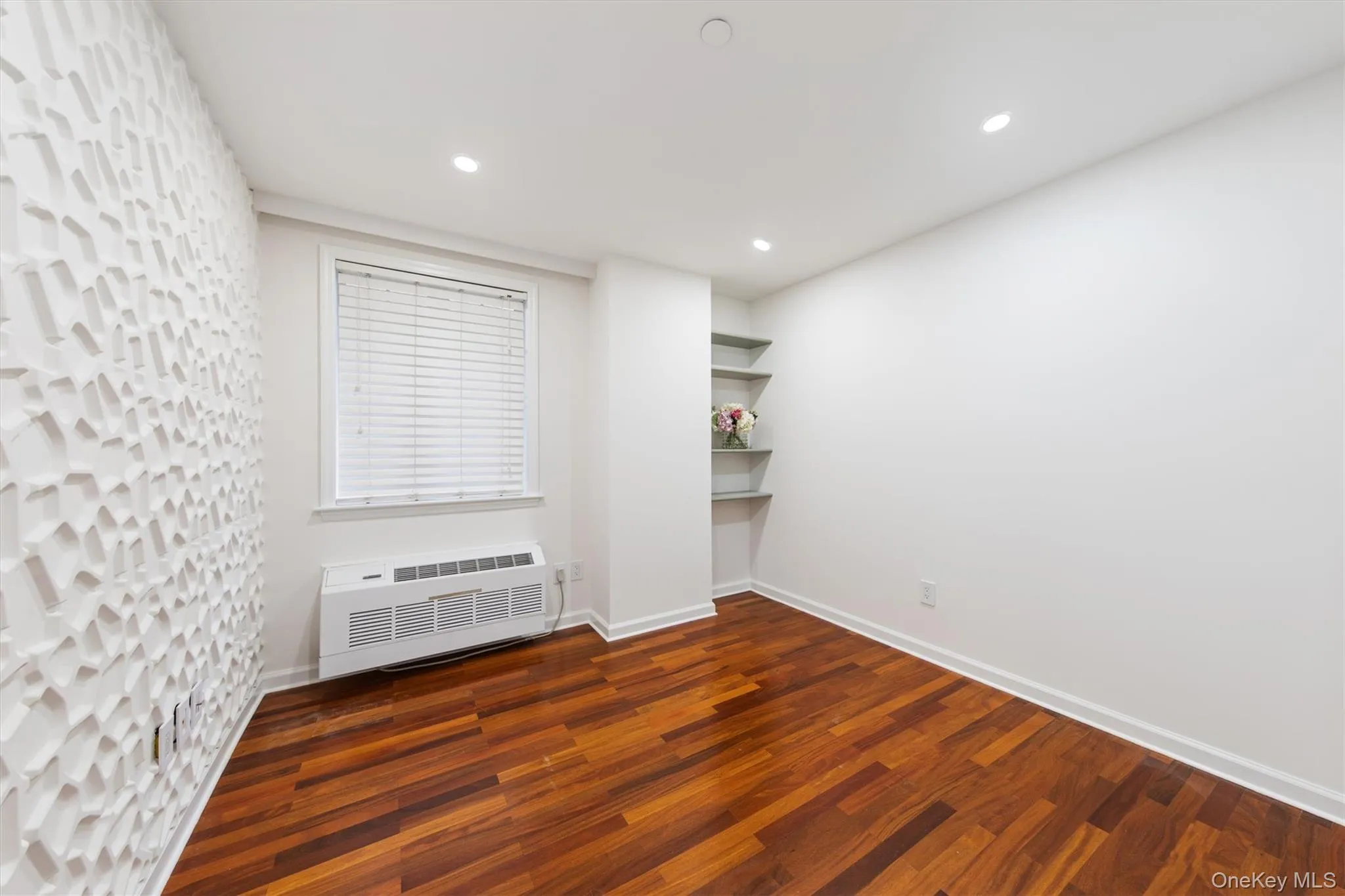62-48 60th Place, New York, NY, 2 Bedrooms Bedrooms, 5 Rooms Rooms,1 BathroomBathrooms,Residential,For Rent,60th,0,1062416 62-48 60th Place, New York, NY, 2 Bedrooms Bedrooms, 5 Rooms Rooms,1 BathroomBathrooms,Residential,For Rent,60th,0,1062416