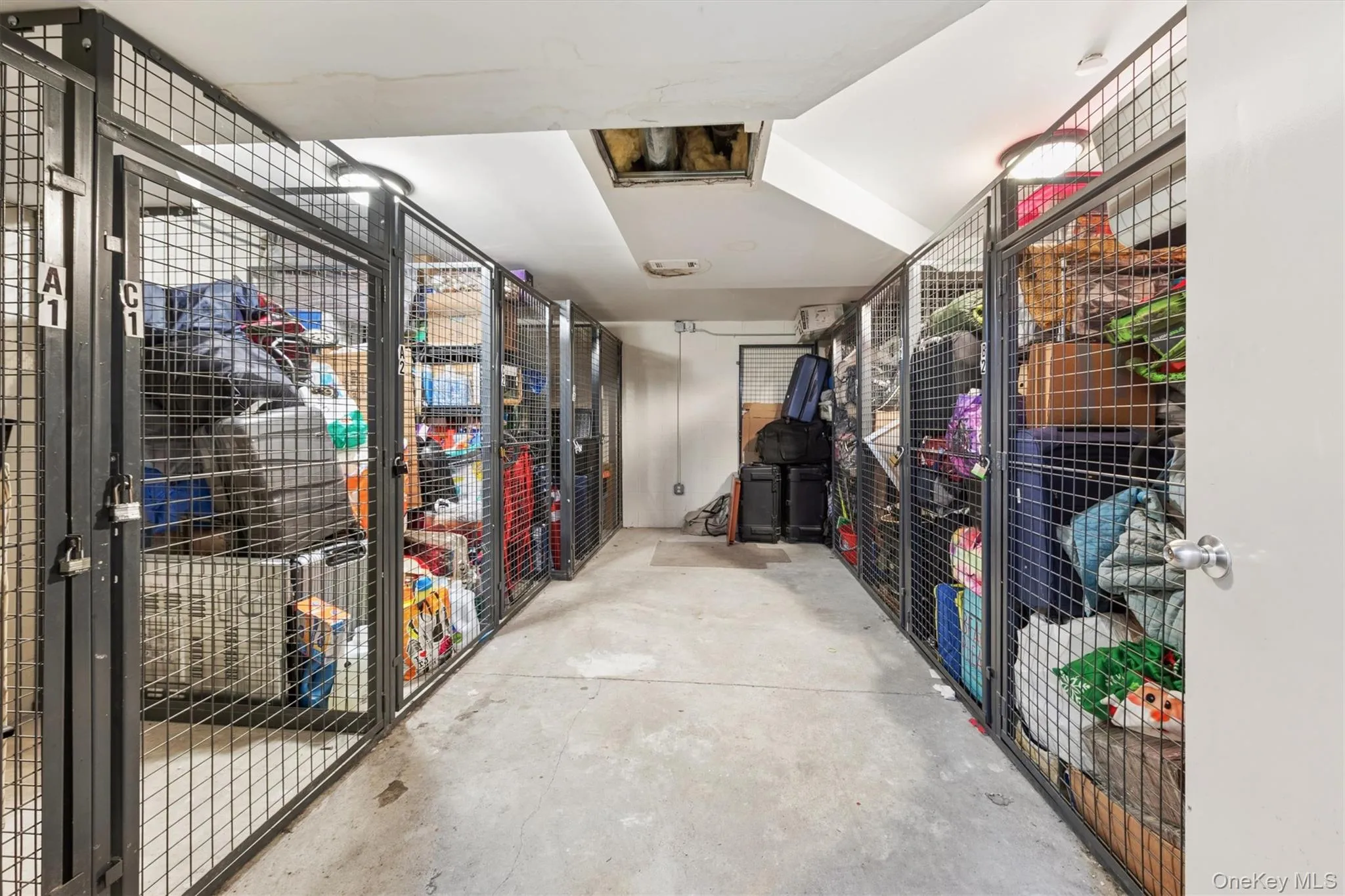 62-48 60th Place, New York, NY, 2 Bedrooms Bedrooms, 5 Rooms Rooms,1 BathroomBathrooms,Residential,For Rent,60th,0,1062416 62-48 60th Place, New York, NY, 2 Bedrooms Bedrooms, 5 Rooms Rooms,1 BathroomBathrooms,Residential,For Rent,60th,0,1062416