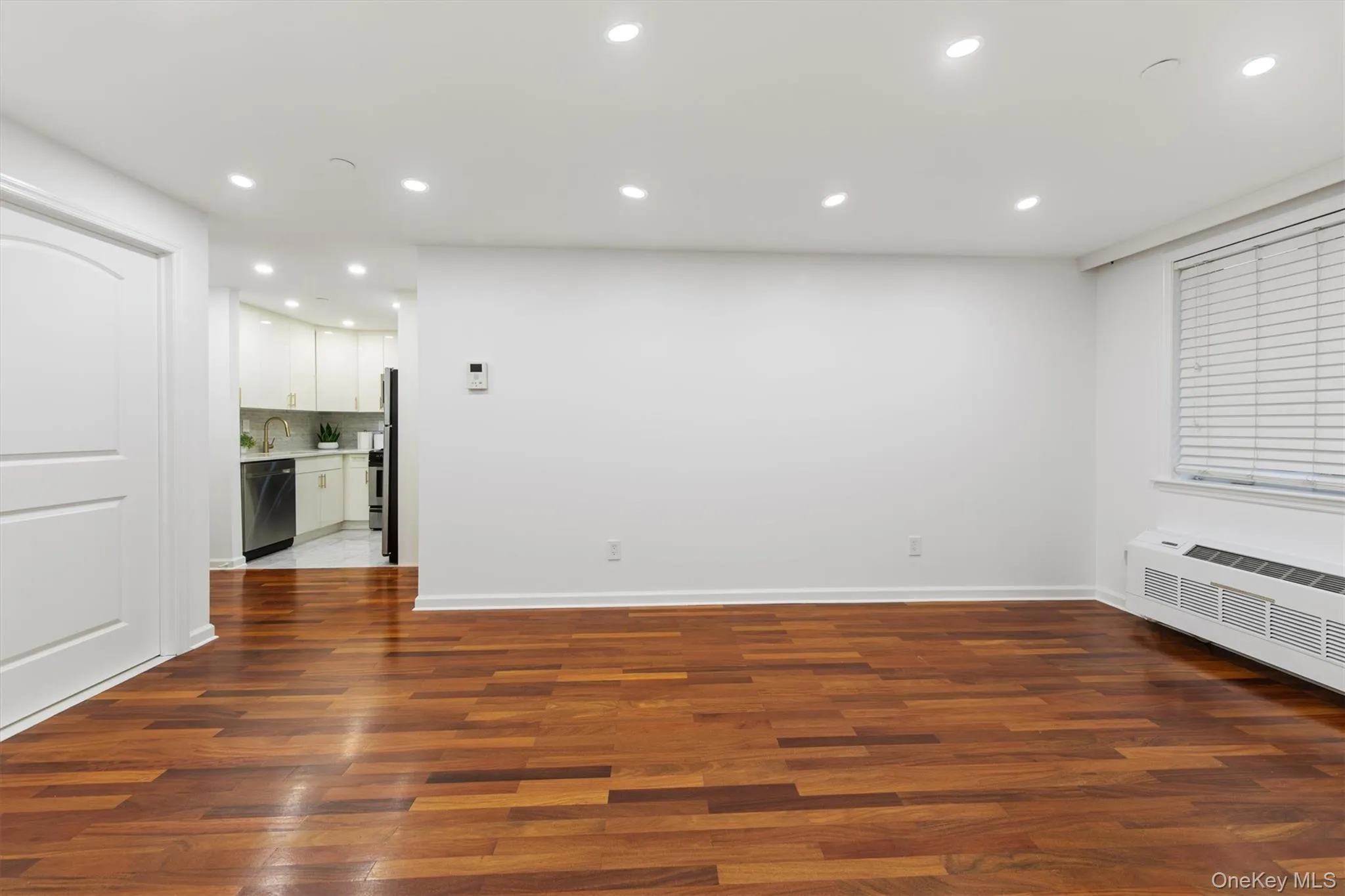 62-48 60th Place, New York, NY, 2 Bedrooms Bedrooms, 5 Rooms Rooms,1 BathroomBathrooms,Residential,For Rent,60th,0,1062416 62-48 60th Place, New York, NY, 2 Bedrooms Bedrooms, 5 Rooms Rooms,1 BathroomBathrooms,Residential,For Rent,60th,0,1062416