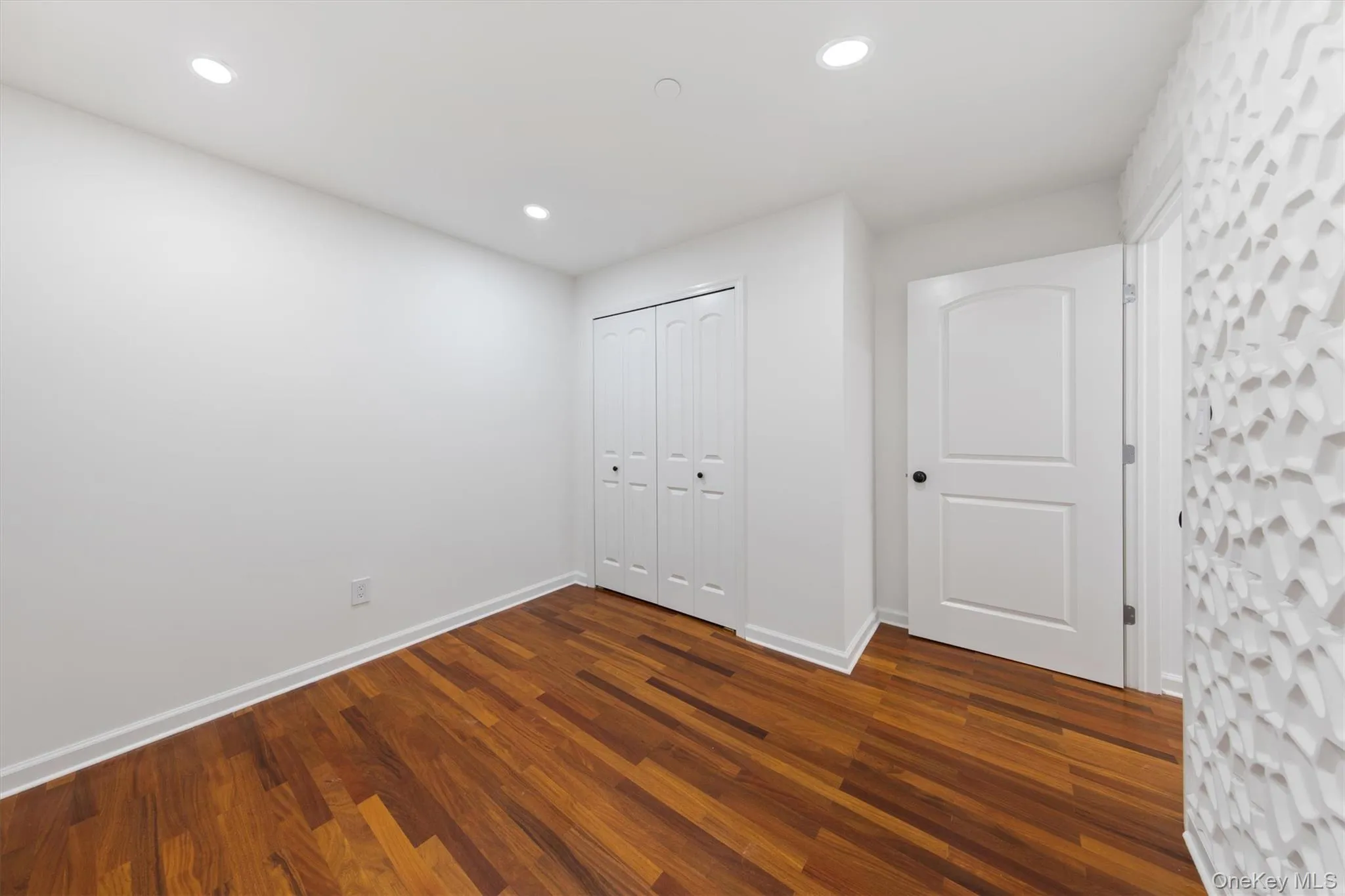 62-48 60th Place, New York, NY, 2 Bedrooms Bedrooms, 5 Rooms Rooms,1 BathroomBathrooms,Residential,For Rent,60th,0,1062416 62-48 60th Place, New York, NY, 2 Bedrooms Bedrooms, 5 Rooms Rooms,1 BathroomBathrooms,Residential,For Rent,60th,0,1062416