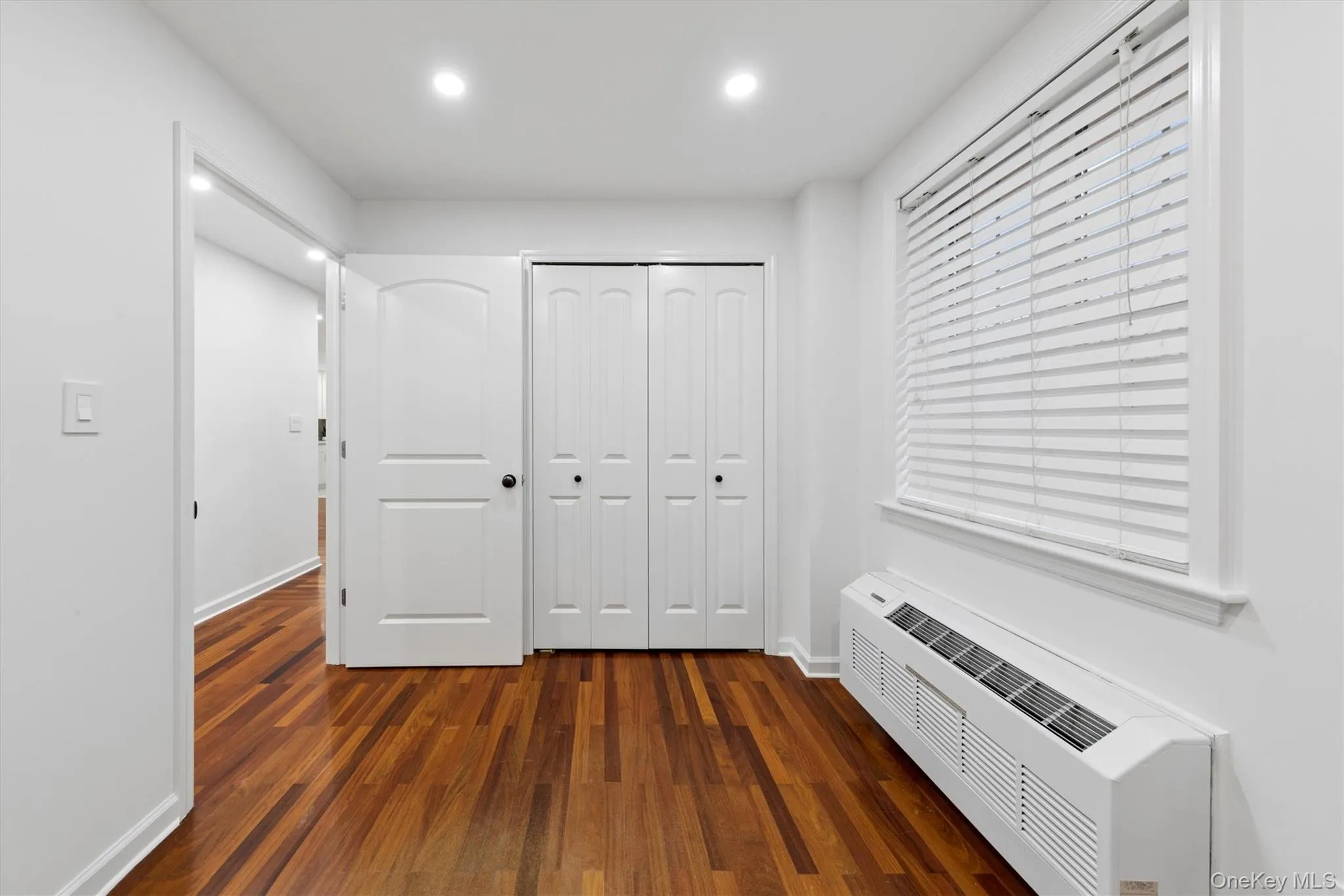 62-48 60th Place, New York, NY, 2 Bedrooms Bedrooms, 5 Rooms Rooms,1 BathroomBathrooms,Residential,For Rent,60th,0,1062416 62-48 60th Place, New York, NY, 2 Bedrooms Bedrooms, 5 Rooms Rooms,1 BathroomBathrooms,Residential,For Rent,60th,0,1062416