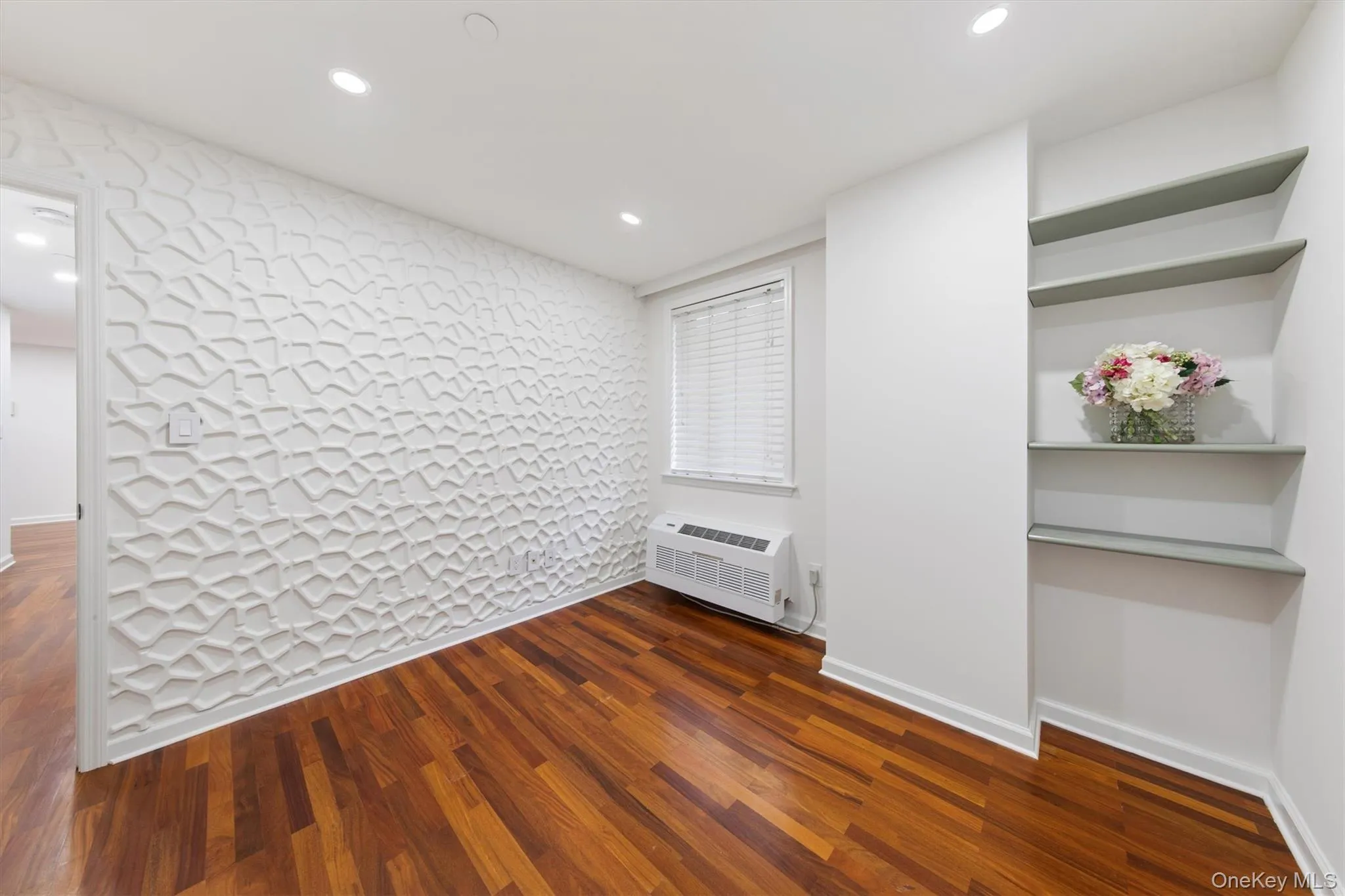 62-48 60th Place, New York, NY, 2 Bedrooms Bedrooms, 5 Rooms Rooms,1 BathroomBathrooms,Residential,For Rent,60th,0,1062416 62-48 60th Place, New York, NY, 2 Bedrooms Bedrooms, 5 Rooms Rooms,1 BathroomBathrooms,Residential,For Rent,60th,0,1062416