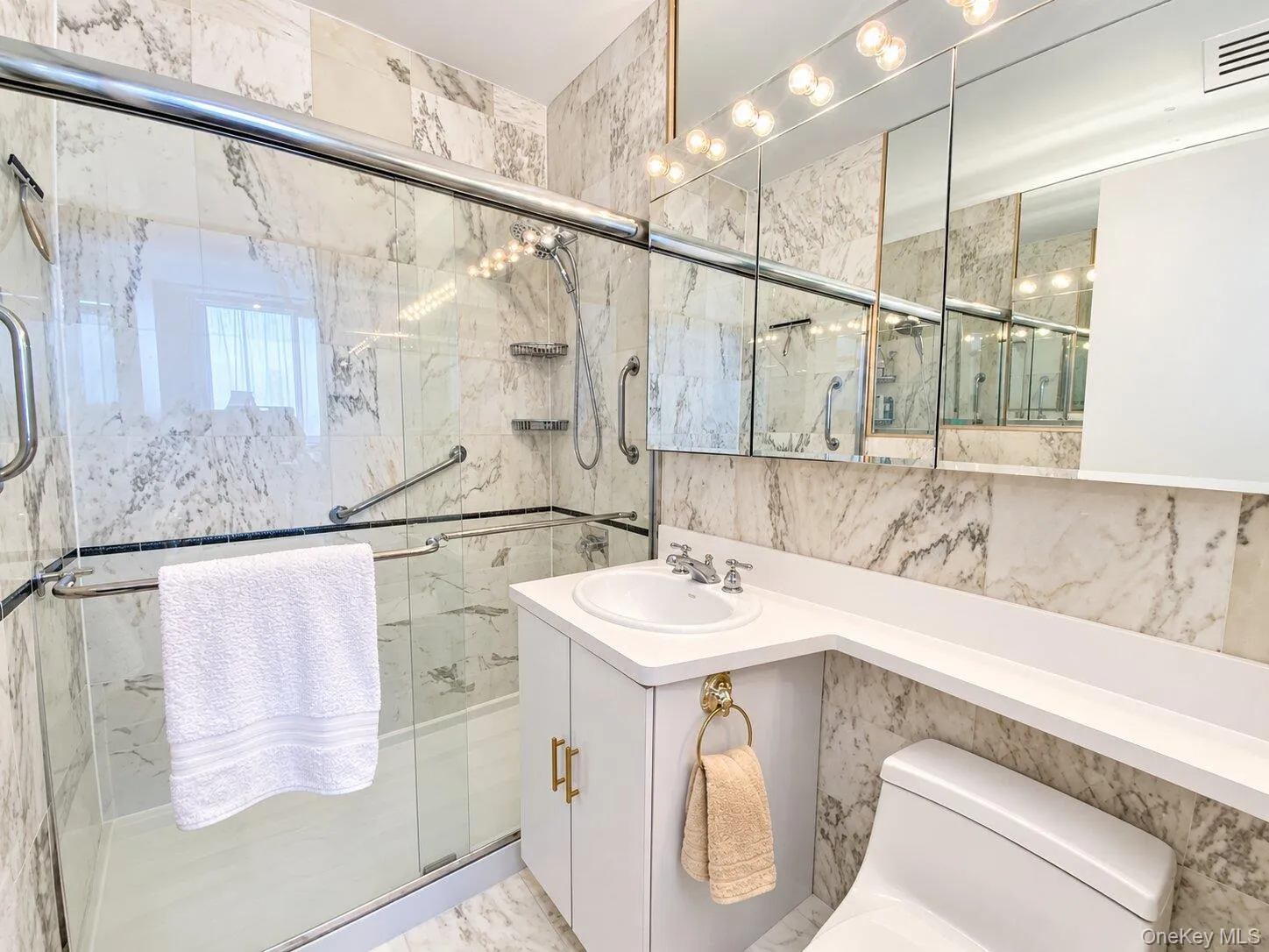 26910 Grand Central Parkway, New York, NY, 3 Rooms Rooms,1 BathroomBathrooms,Residential Lease,For Rent,Grand Central,0,1062417 26910 Grand Central Parkway, New York, NY, 3 Rooms Rooms,1 BathroomBathrooms,Residential Lease,For Rent,Grand Central,0,1062417