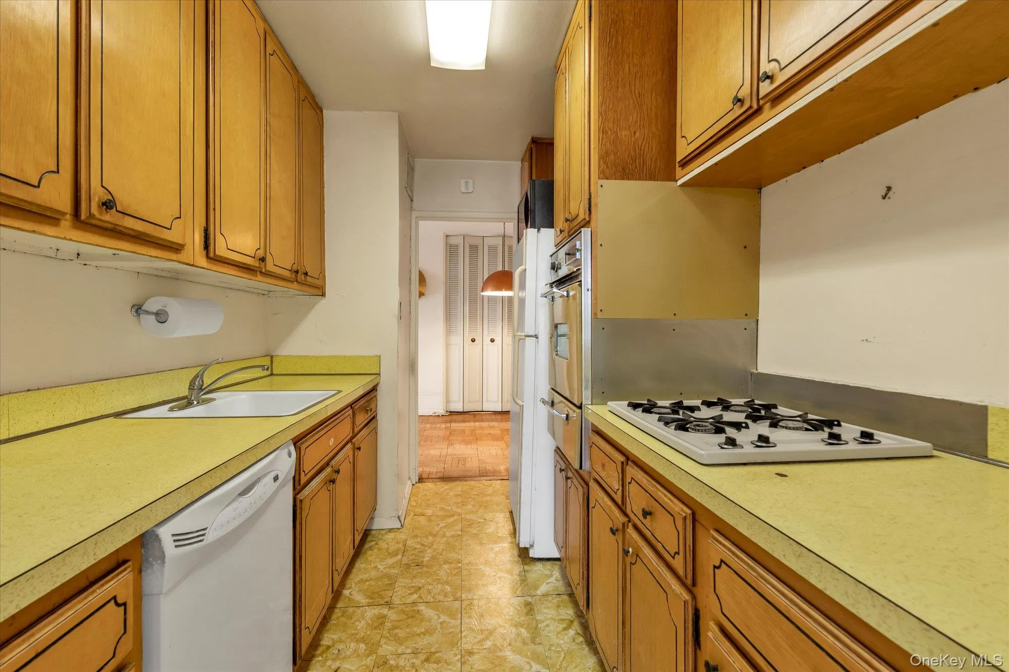 66-36 Yellowstone Blvd, New York, NY, 2 Bedrooms Bedrooms, 4 Rooms Rooms,1 BathroomBathrooms,Residential,For Rent,Yellowstone Blvd,0,1062423 66-36 Yellowstone Blvd, New York, NY, 2 Bedrooms Bedrooms, 4 Rooms Rooms,1 BathroomBathrooms,Residential,For Rent,Yellowstone Blvd,0,1062423
