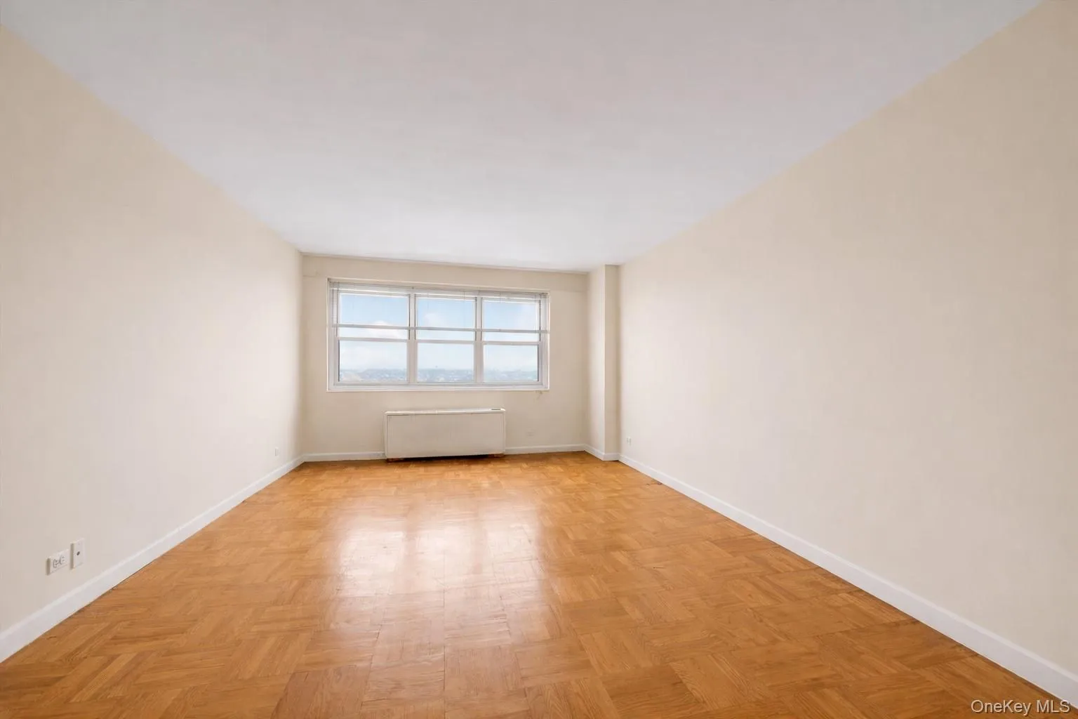 Bright and spacious Panoramic View living room Bright and spacious Panoramic View living room