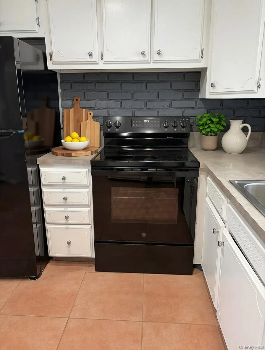 New Stove, with virtual staging decor New Stove, with virtual staging decor