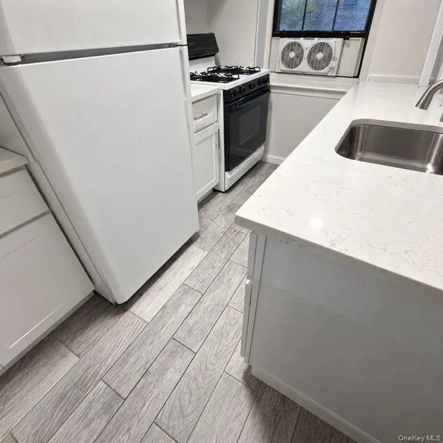 144-32 78th Avenue, New York, NY, 2 Bedrooms Bedrooms, 4 Rooms Rooms,1 BathroomBathrooms,Residential Lease,For Rent,78th,0,1062437 144-32 78th Avenue, New York, NY, 2 Bedrooms Bedrooms, 4 Rooms Rooms,1 BathroomBathrooms,Residential Lease,For Rent,78th,0,1062437