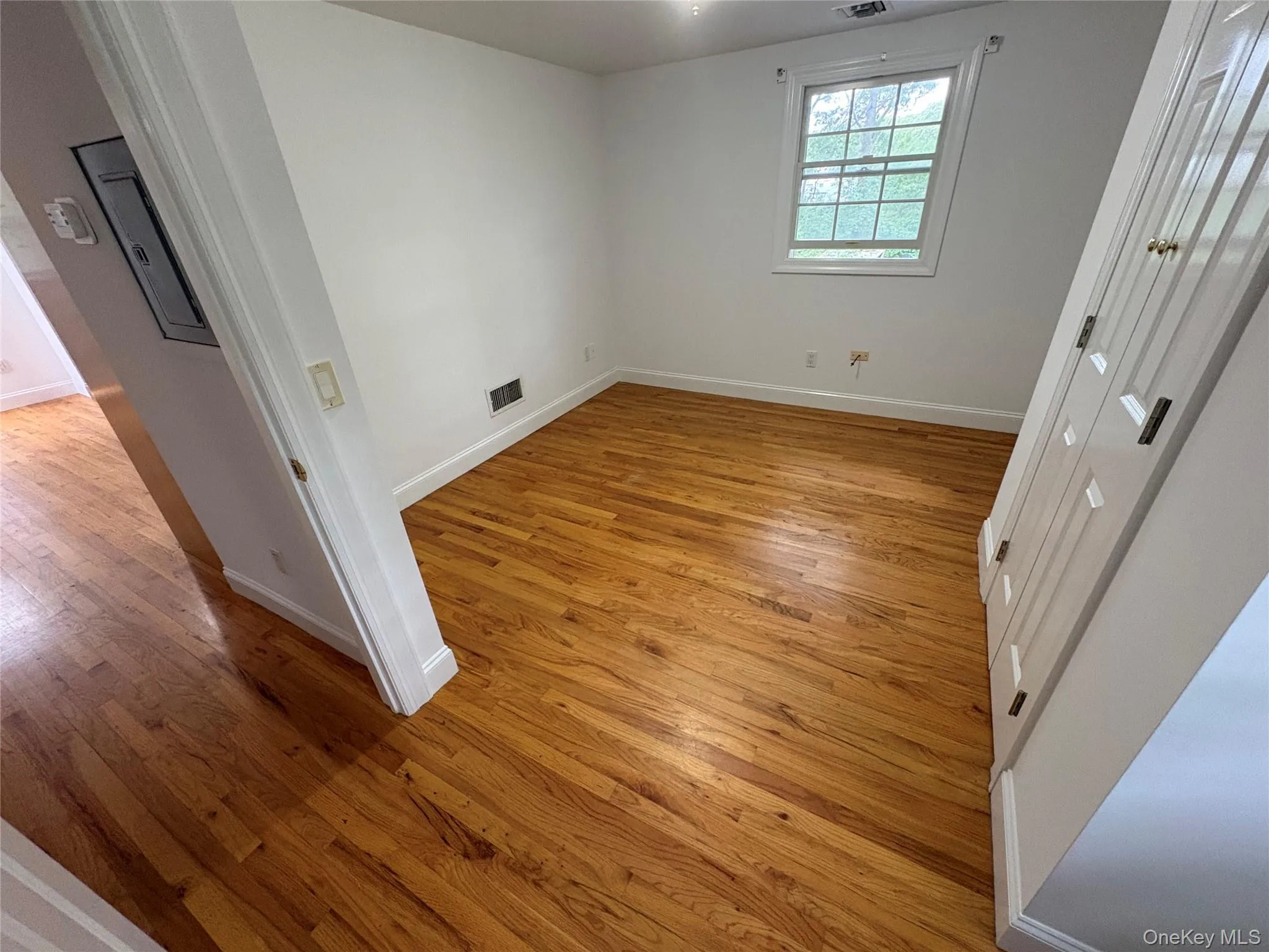17 Woodfield Avenue, Southampton, NY, 2 Bedrooms Bedrooms, 4 Rooms Rooms,1 BathroomBathrooms,Residential Lease,For Rent,Woodfield,0,1062441 17 Woodfield Avenue, Southampton, NY, 2 Bedrooms Bedrooms, 4 Rooms Rooms,1 BathroomBathrooms,Residential Lease,For Rent,Woodfield,0,1062441