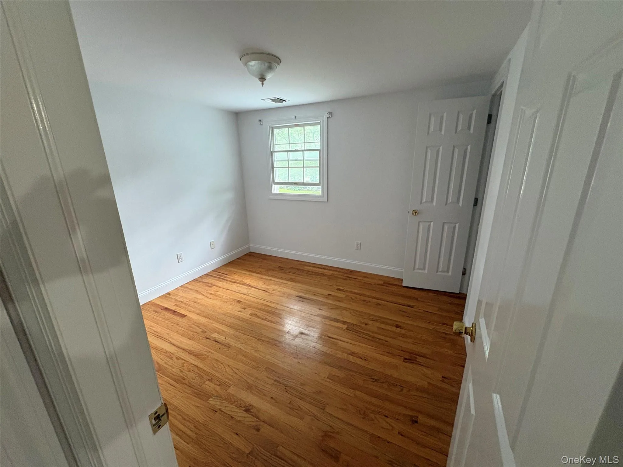 17 Woodfield Avenue, Southampton, NY, 2 Bedrooms Bedrooms, 4 Rooms Rooms,1 BathroomBathrooms,Residential Lease,For Rent,Woodfield,0,1062441 17 Woodfield Avenue, Southampton, NY, 2 Bedrooms Bedrooms, 4 Rooms Rooms,1 BathroomBathrooms,Residential Lease,For Rent,Woodfield,0,1062441