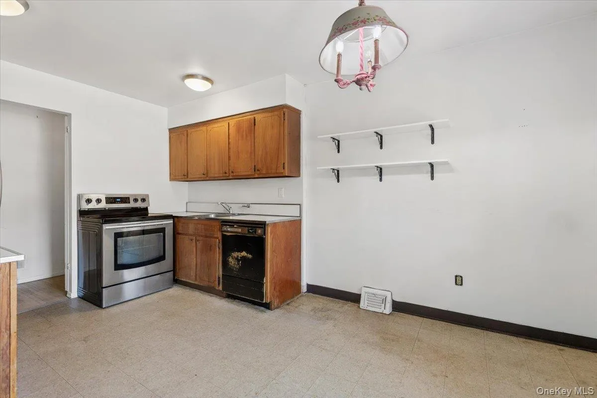 904 Broadway, Yonkers, NY, 1 Bedroom Bedrooms, 3 Rooms Rooms,1 BathroomBathrooms,Residential,For Rent,Broadway,0,1062442 904 Broadway, Yonkers, NY, 1 Bedroom Bedrooms, 3 Rooms Rooms,1 BathroomBathrooms,Residential,For Rent,Broadway,0,1062442